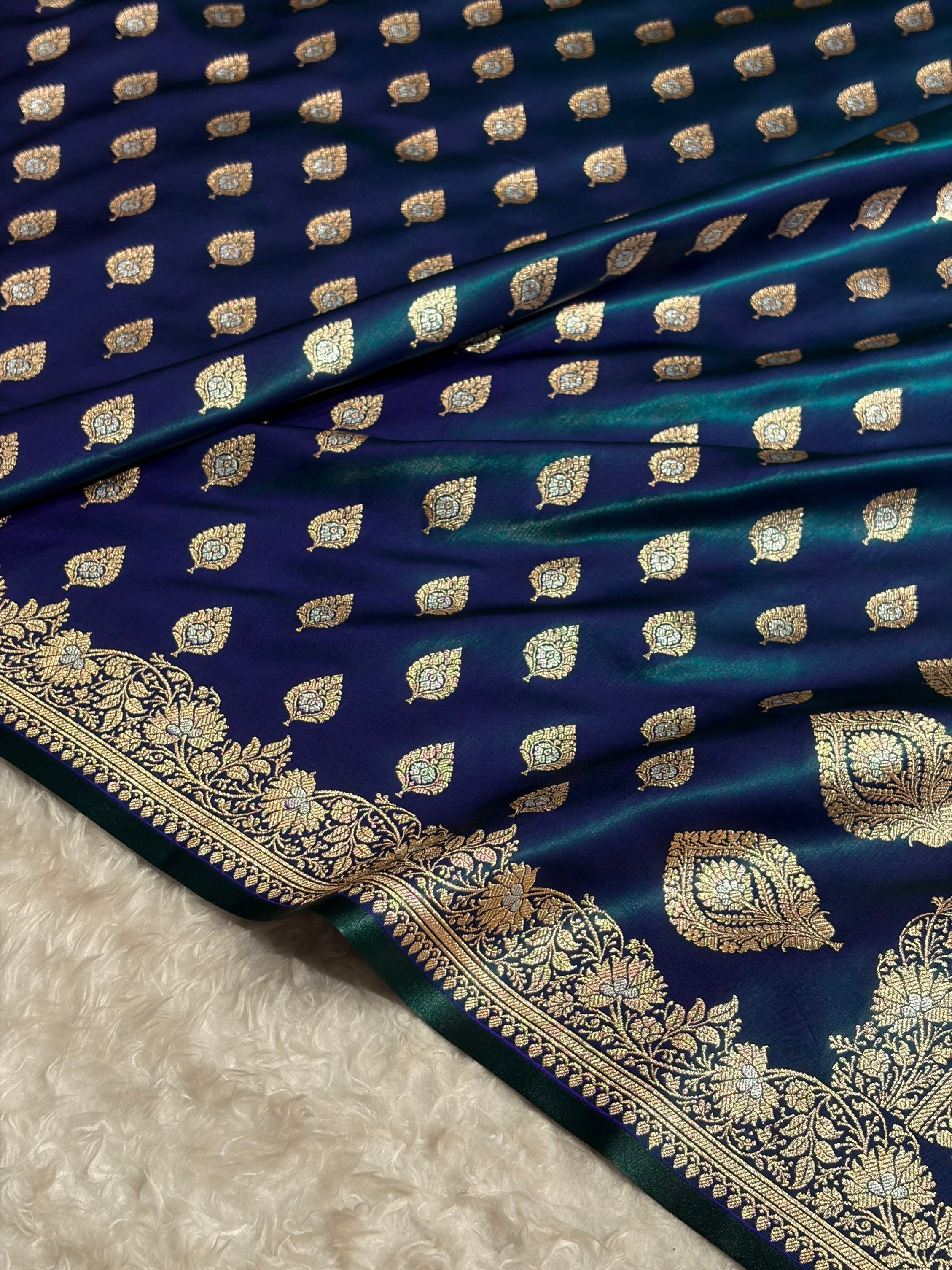 Banarasi Peacock Shades Minakari Booti Pattern Banarasi Satin Silk Saree SS60