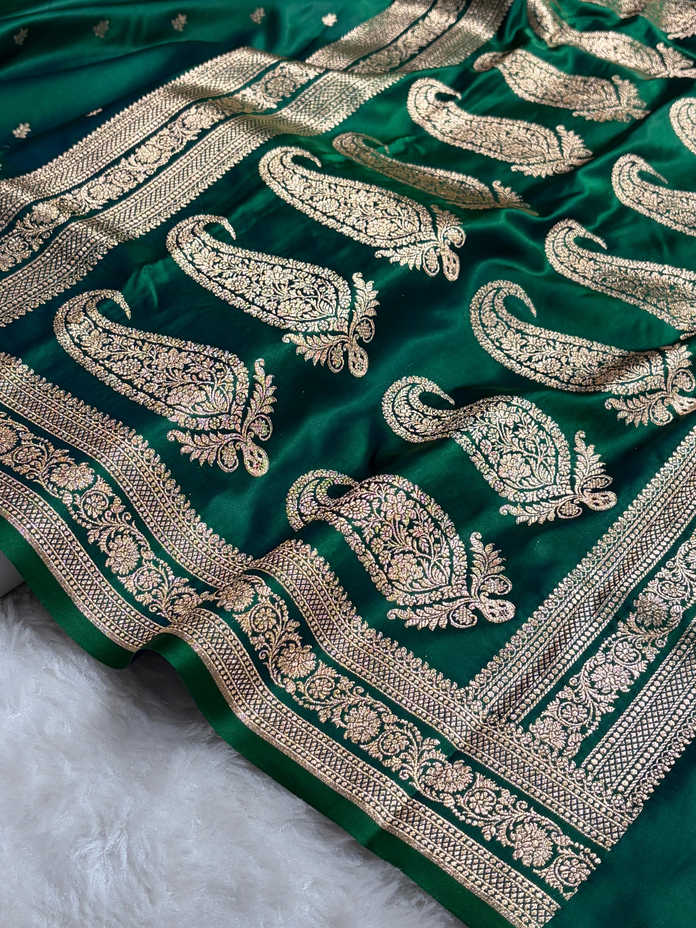 Banarasi Satin Katan Saree With Booti Pattern in Cross Green Shades SK125