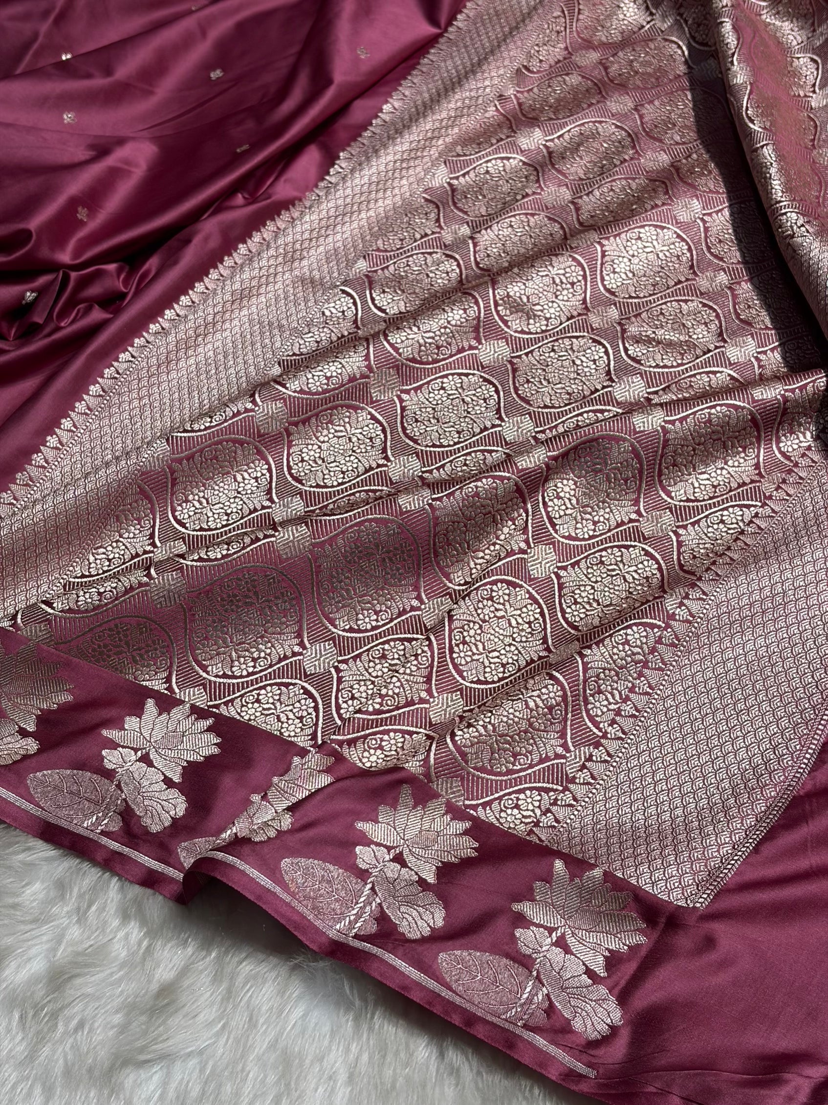 Mouve Floral Border Booti Mashru Silk Saree MS11