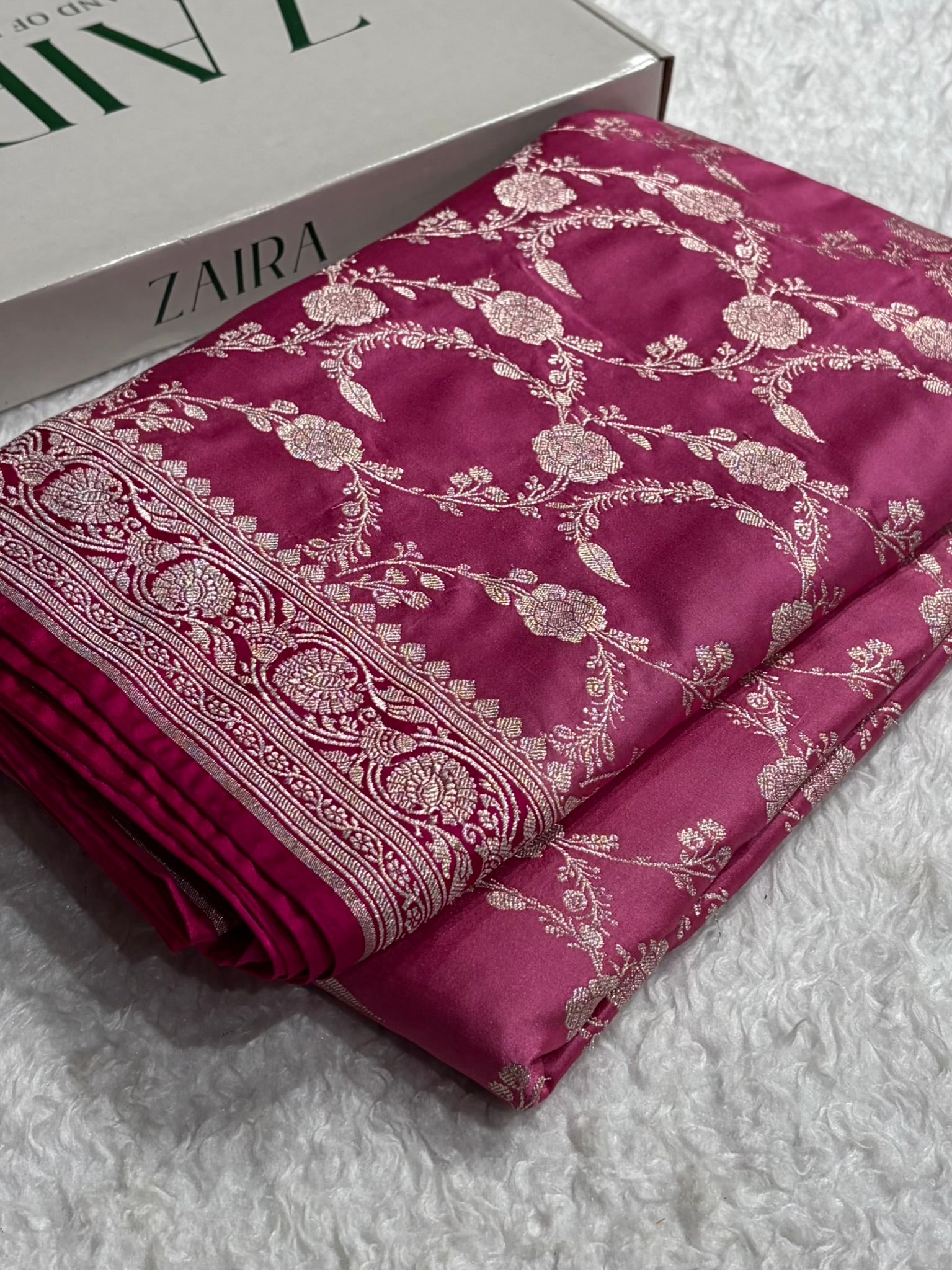 Contrast Baby Pink Shades Floral Jaal Pattern Mashru Silk Saree MS76