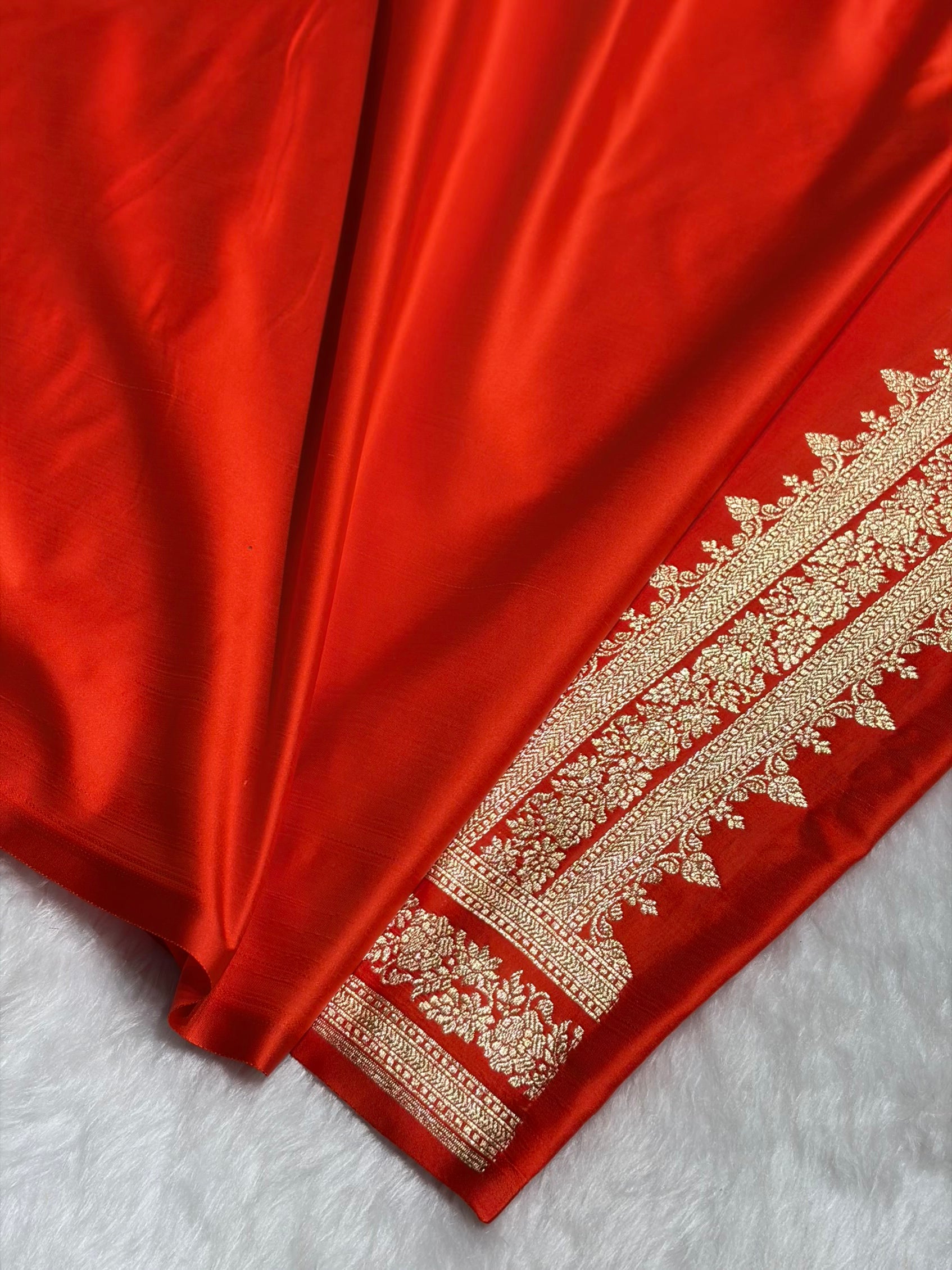 Orange Shades Banarasi Booti Katan Silk Saree SKM17