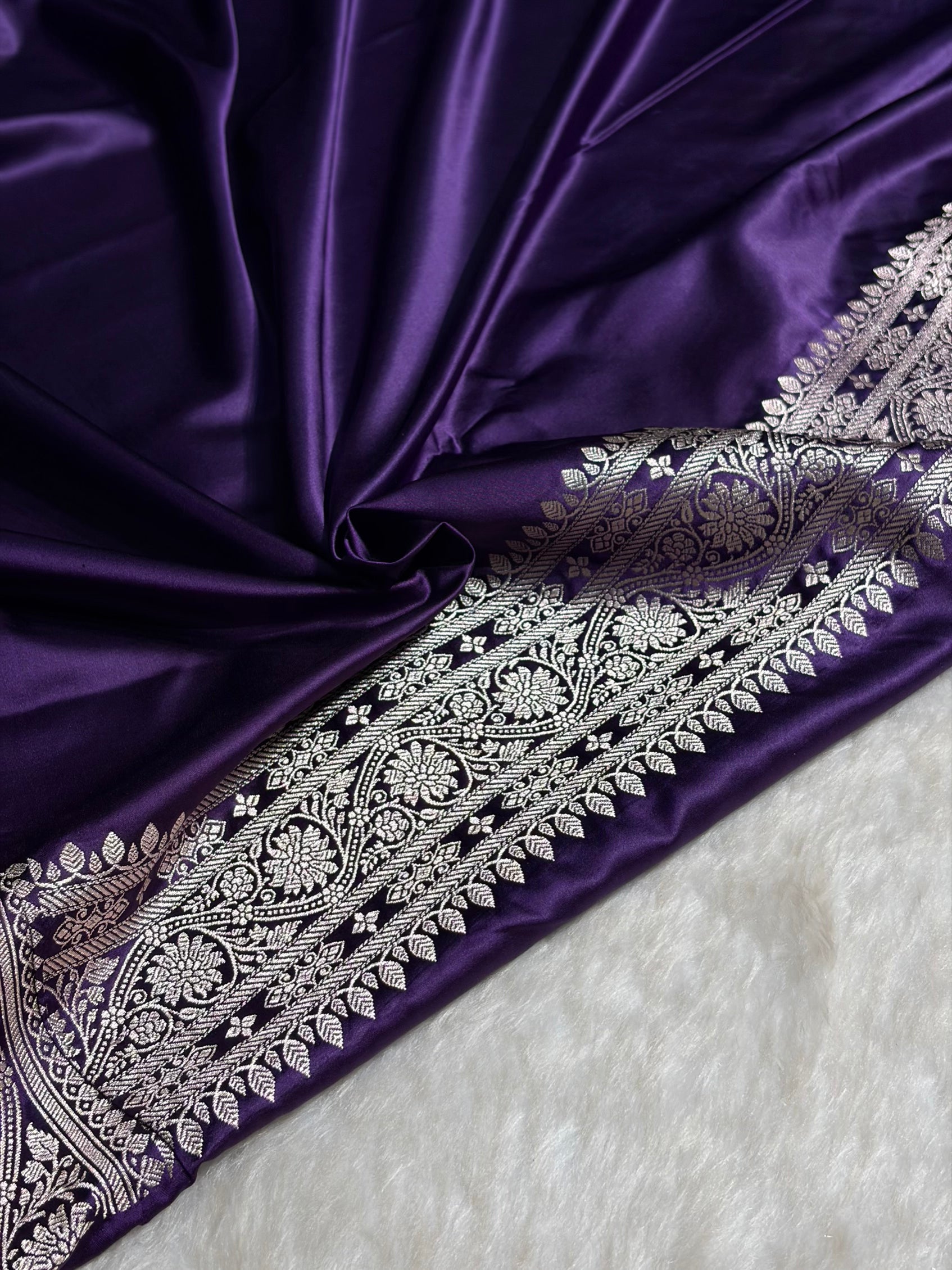 Navy Blue Shades Booti Mashru Silk Saree MS72