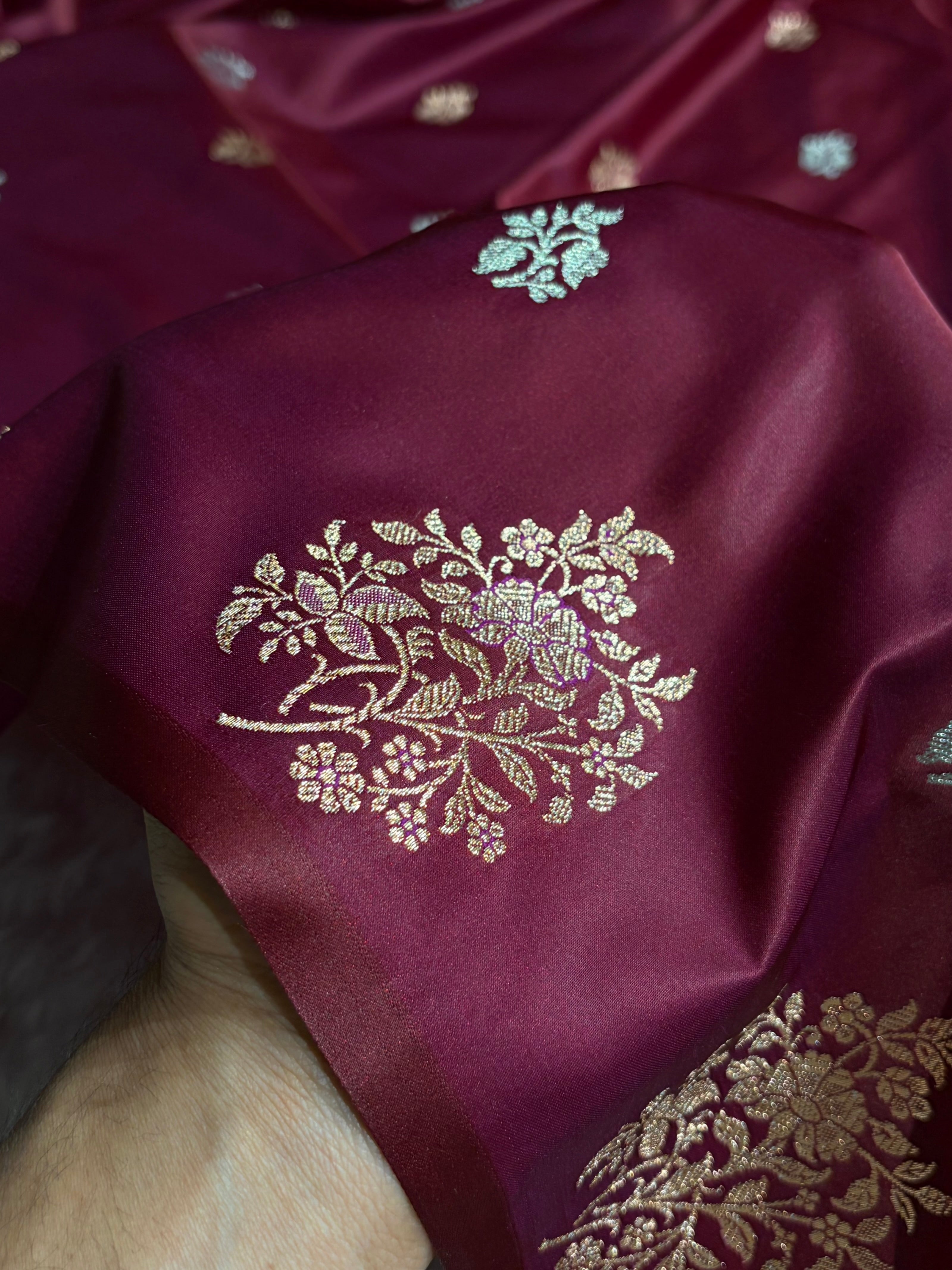 Magentic Red Shades Banarasi With Floral Border Mashru Silk Saree MSM-126