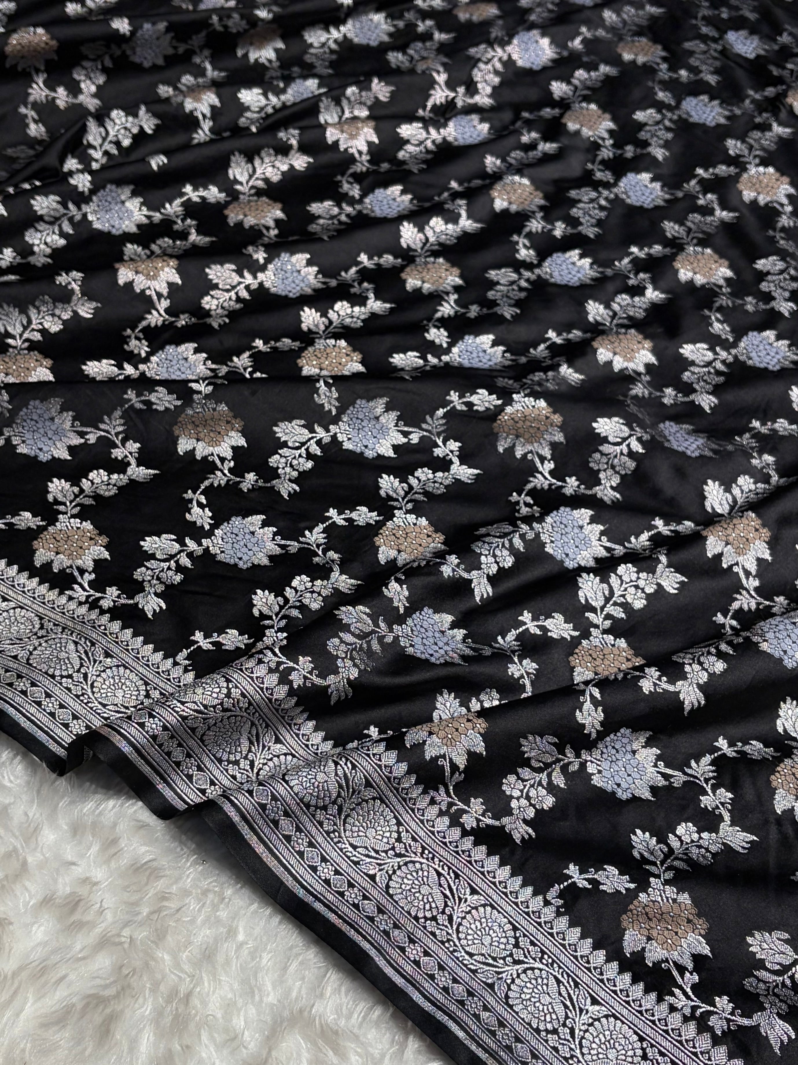 Banarasi Black Shades Jaal Pattern Mashru Silk Saree MS57