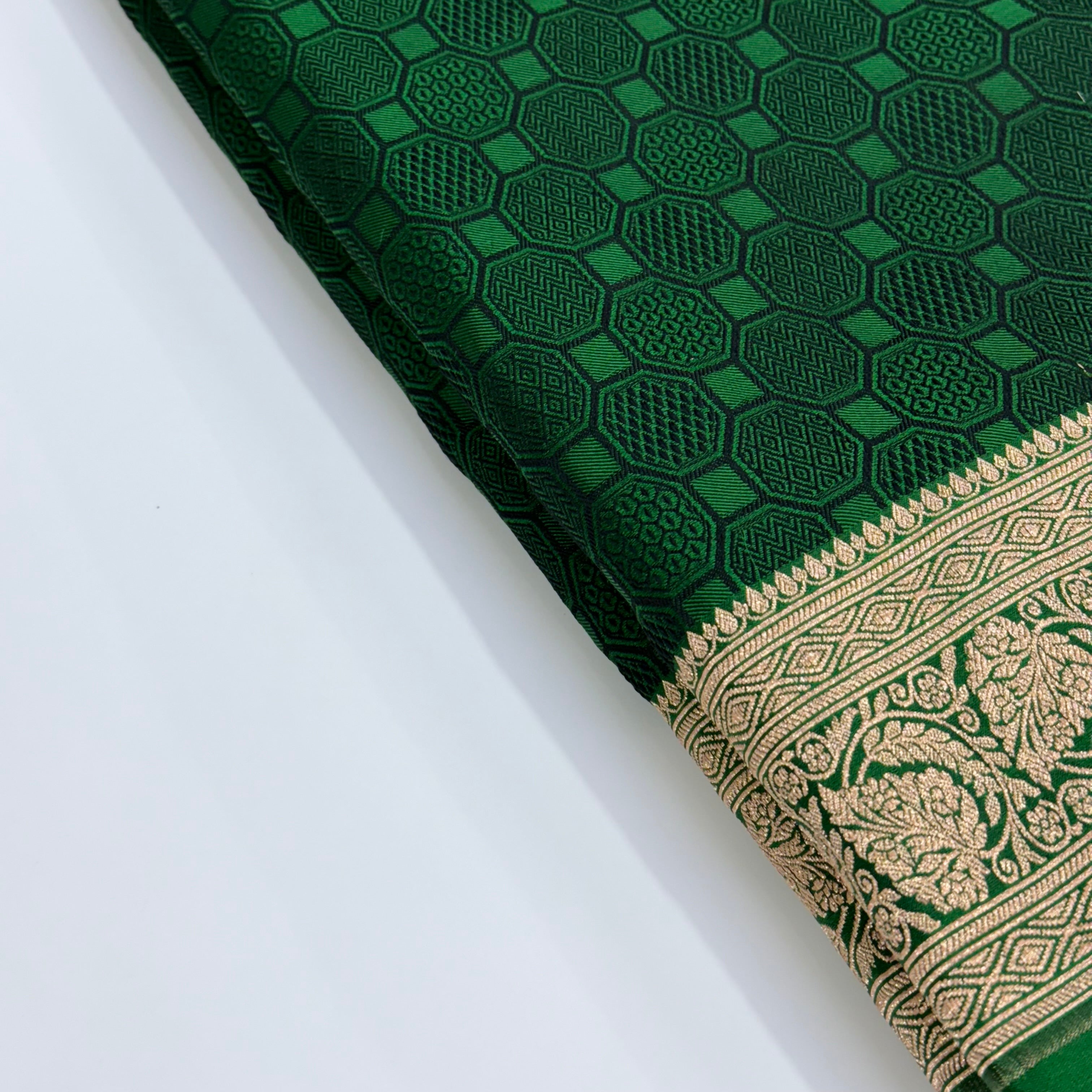 Bottle Green Tanchoi Mashru Silk Saree