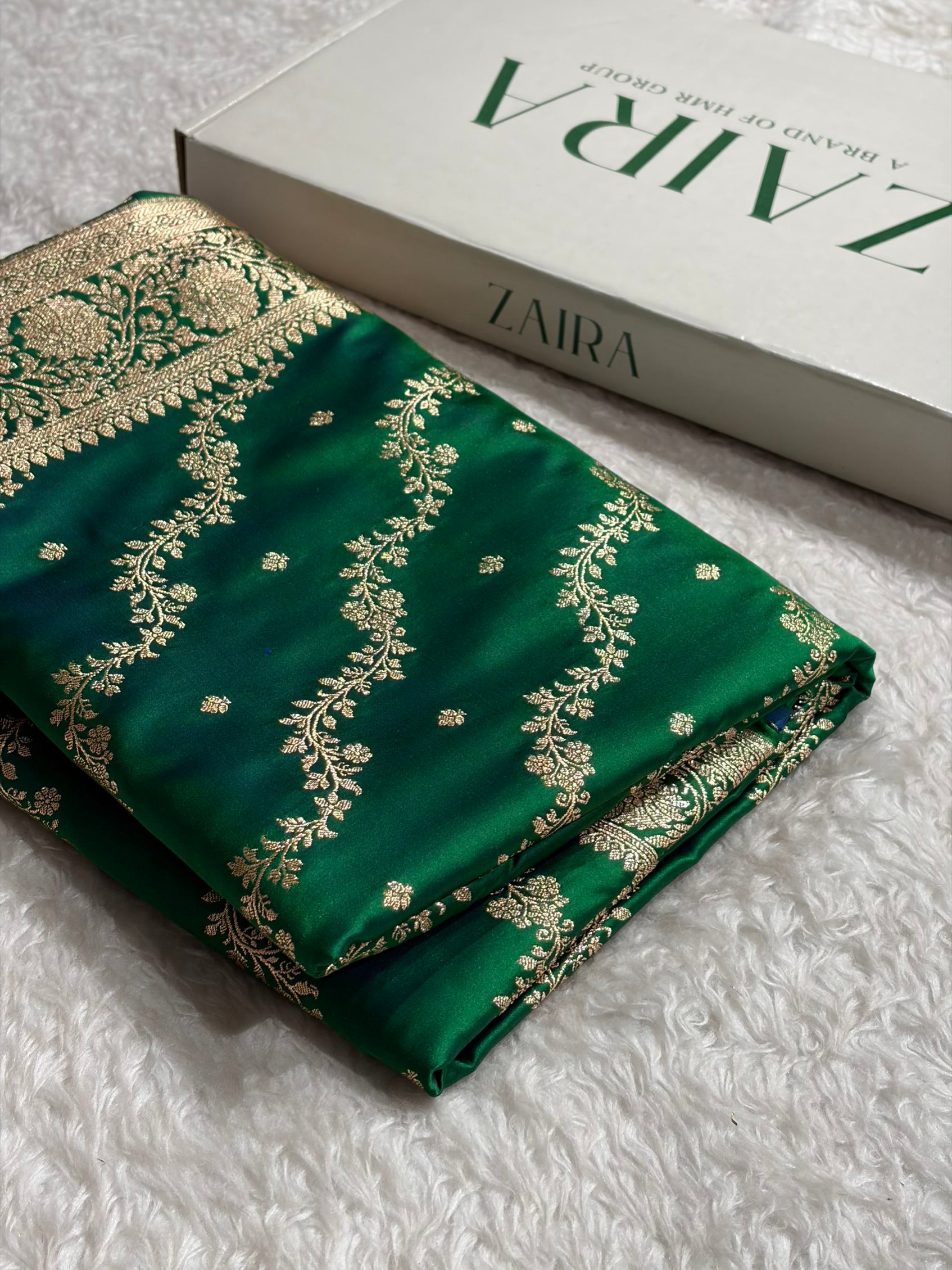 Banarasi Satin Katan Saree With Boota in Cross Green Shades SK108