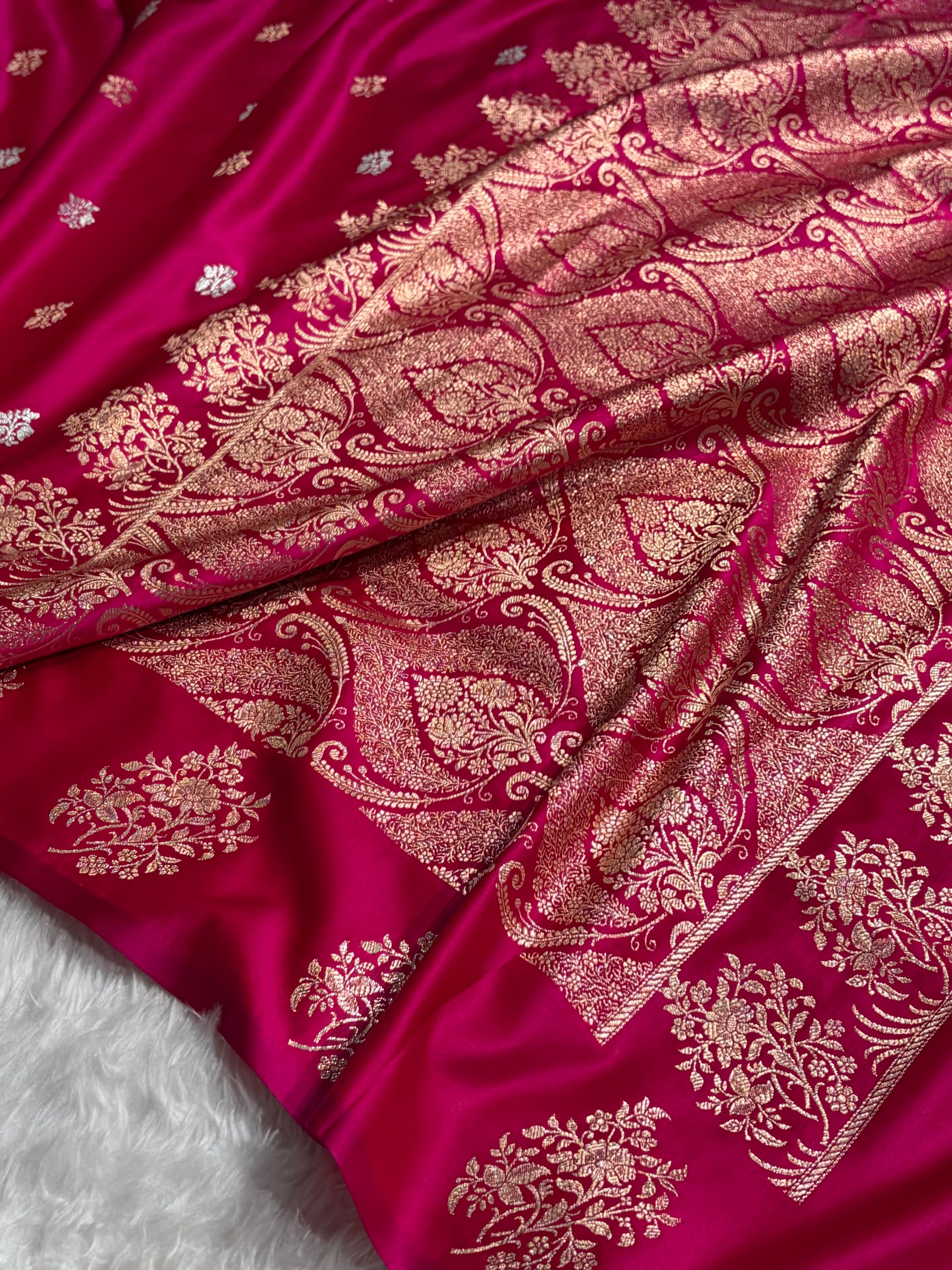 Cross Rani Shades Banarasi With Floral Border Mashru Silk Saree MSM-126
