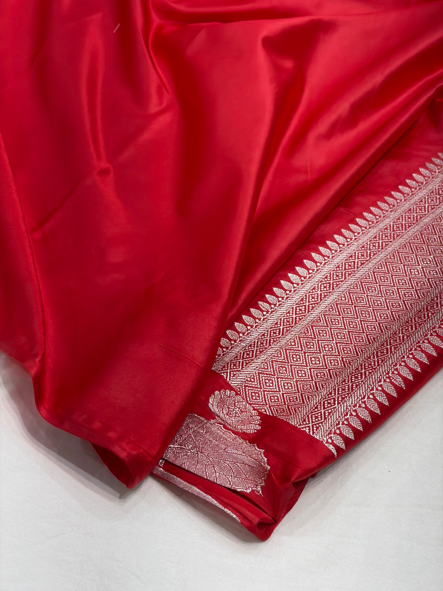 Red Shade With Booti Pattern Mashru Silk Saree