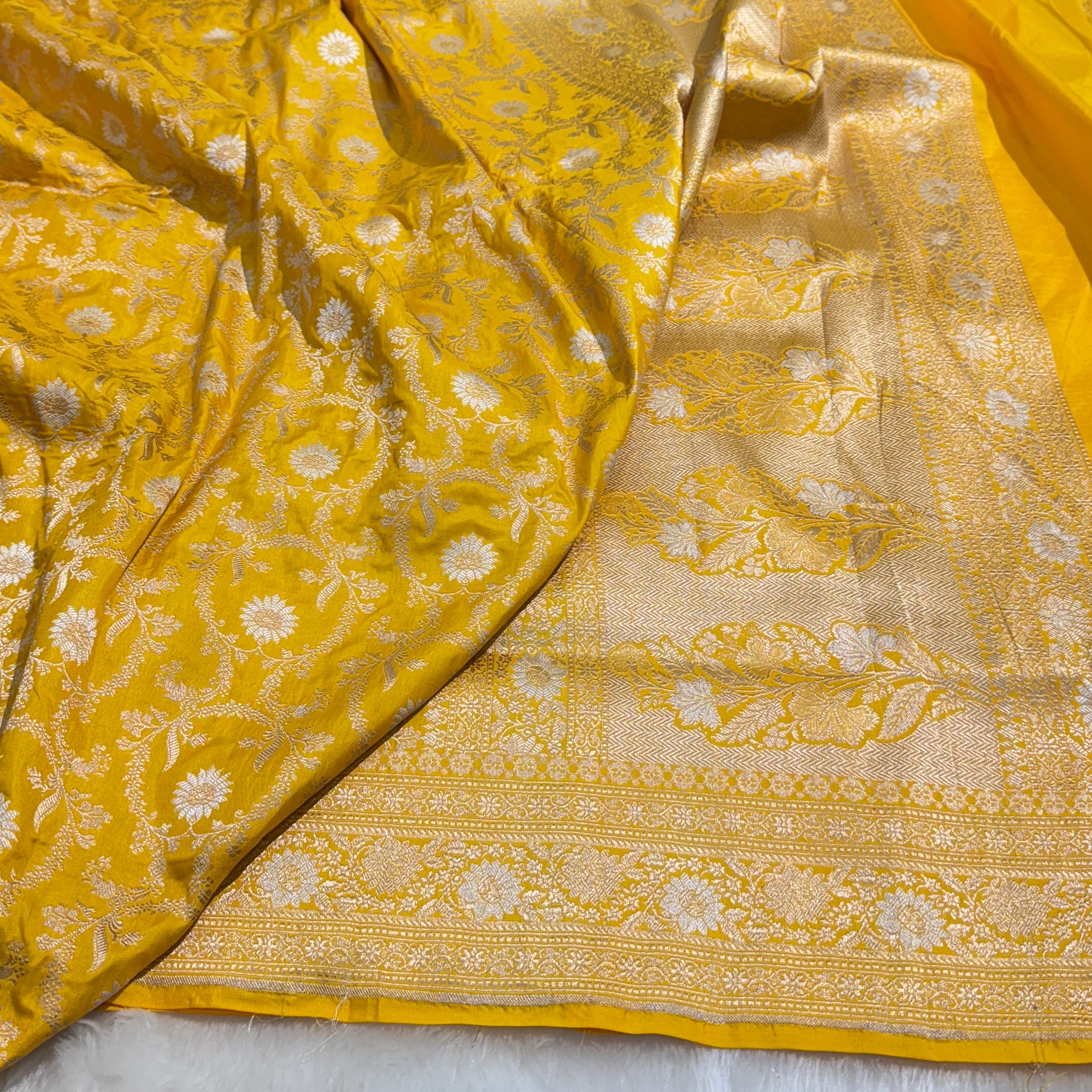 Mango Yellow Shades Rupa Sona Jaal Pure Katan Silk Handloom Banarasi Saree | SKU - ZP08