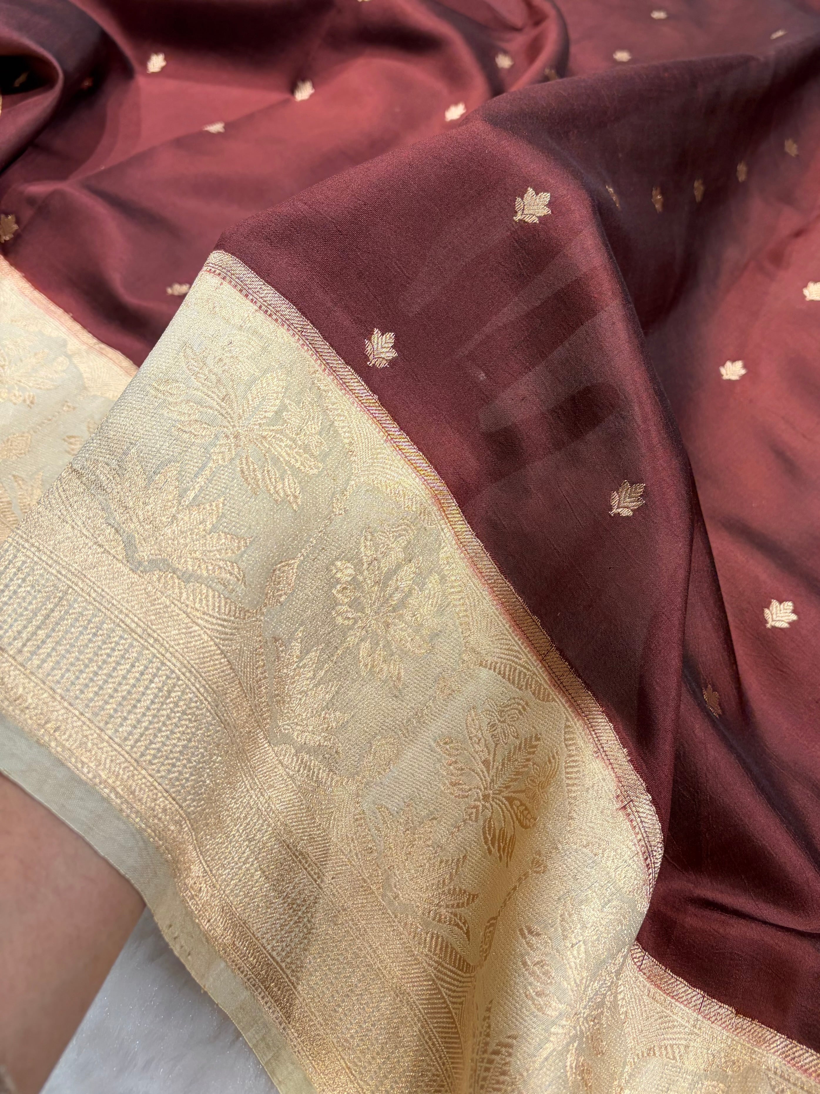 Banarasi Chocolate With Cream Contrast Shades Handwoven Pure Paper Silk Saree RM-89