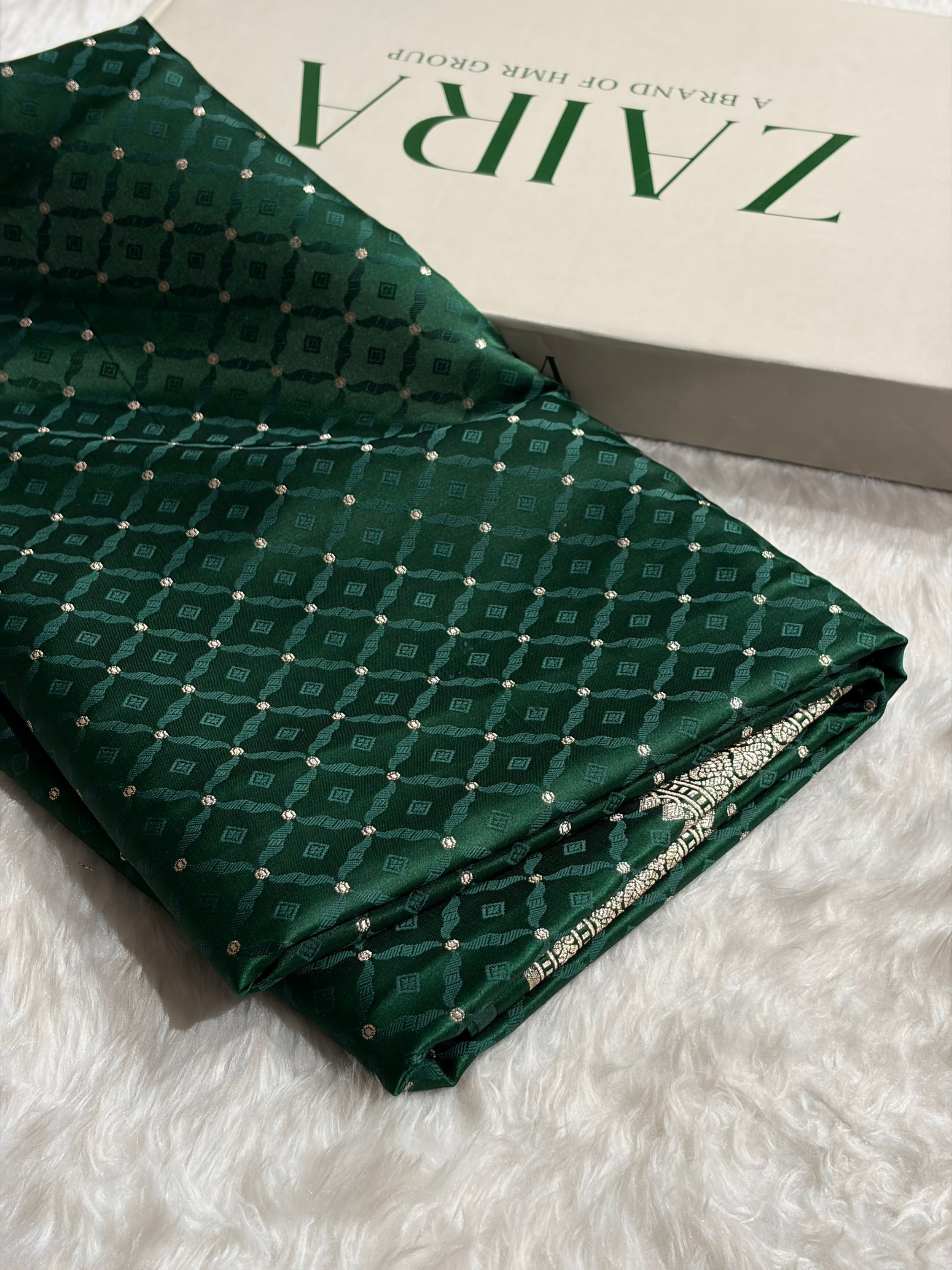 Bottle Green Shades Tanchoi Motif Mashru Silk Saree MST-14