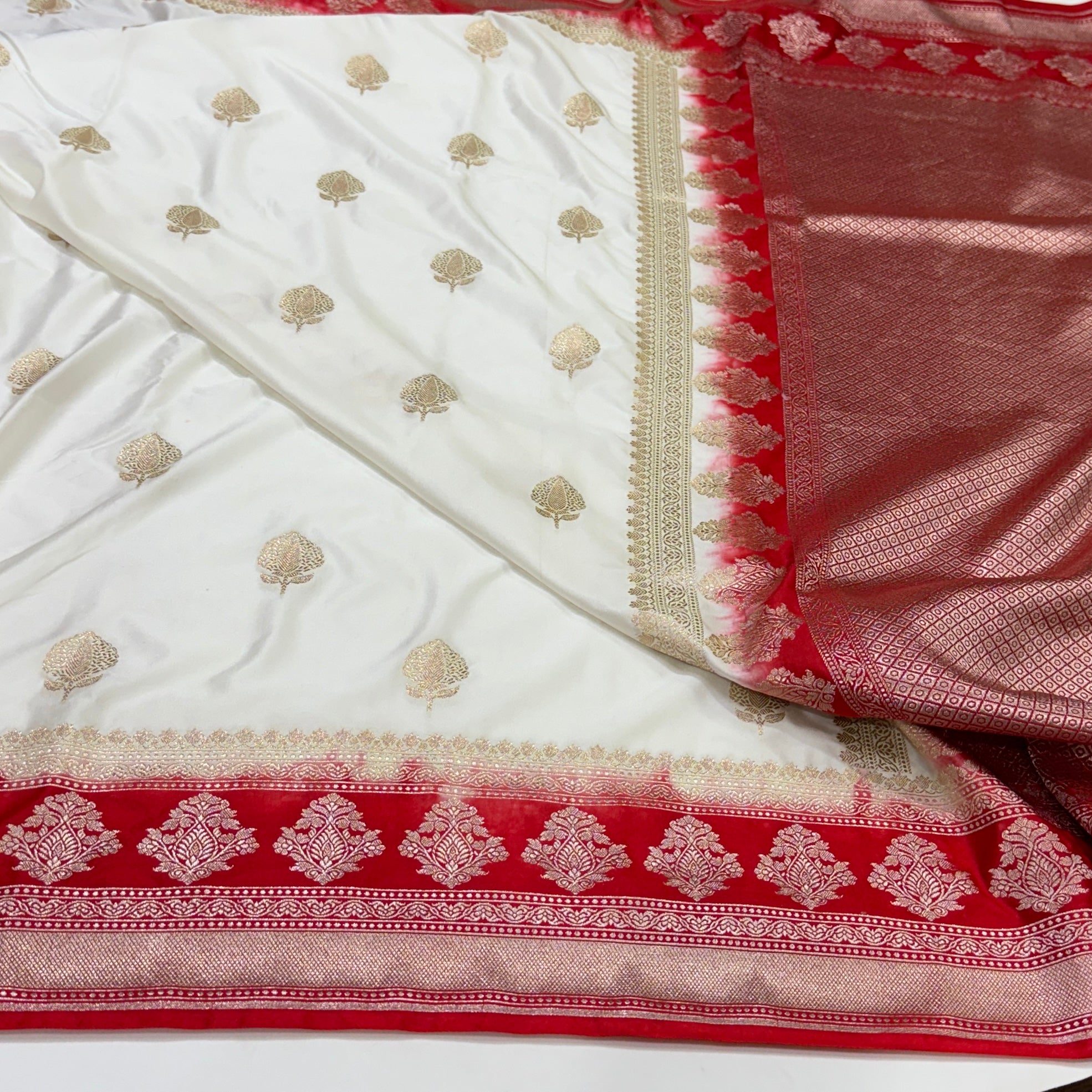 White - Red Border Banarasi Boota Mashru Silk Saree