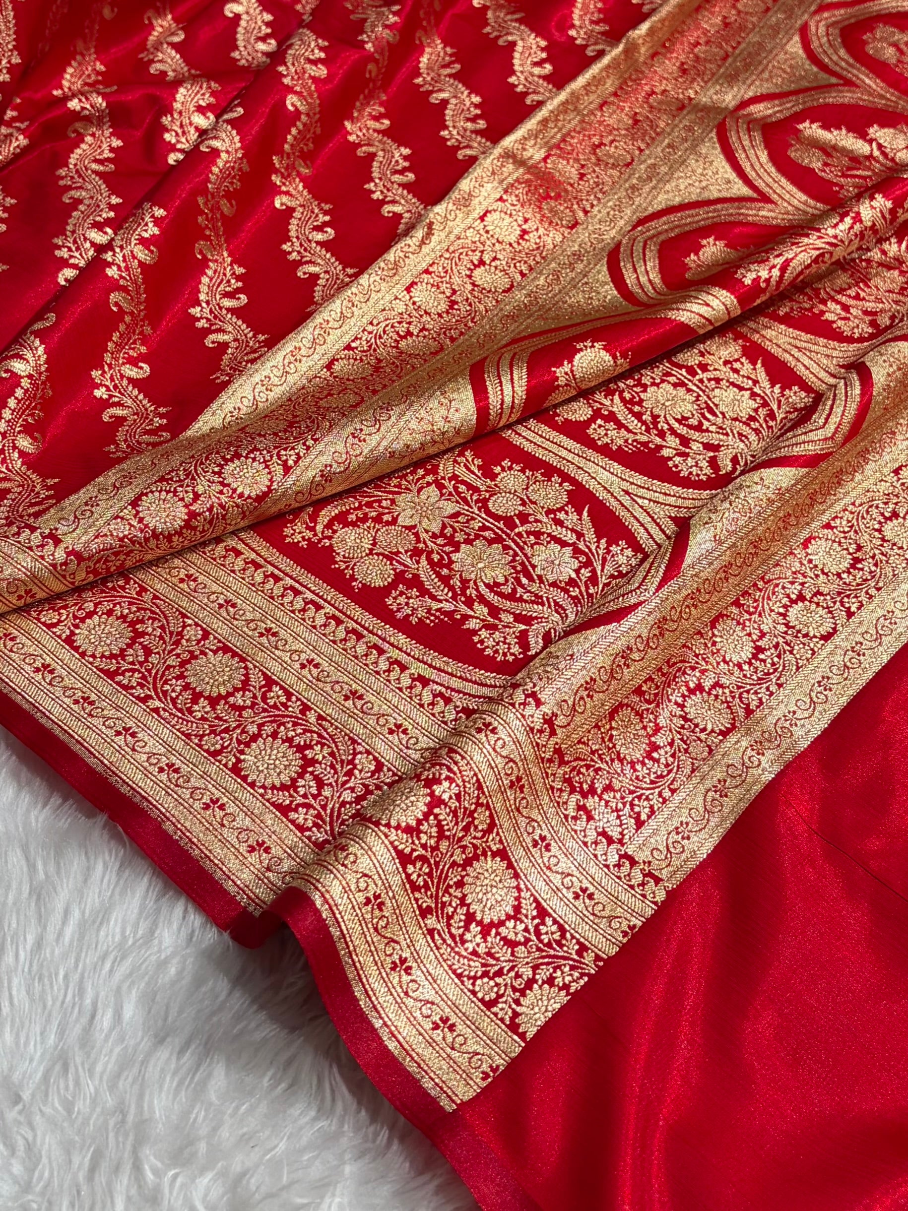 Red Shades Cross Pattern Banarasi Satin Silk Saree SS39