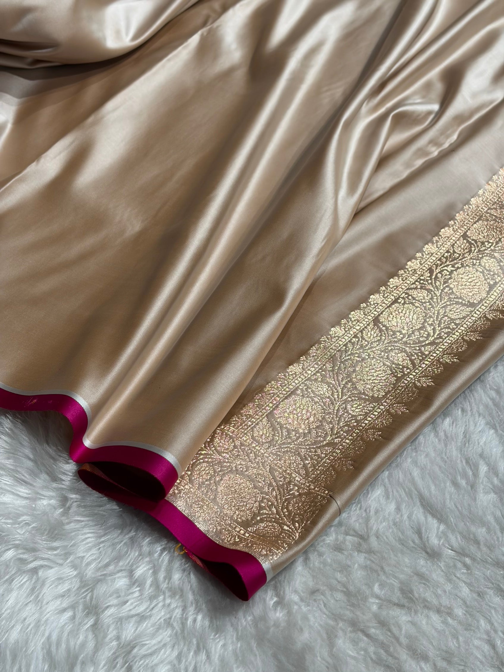 Beige Booti Katan Silk Saree SK09