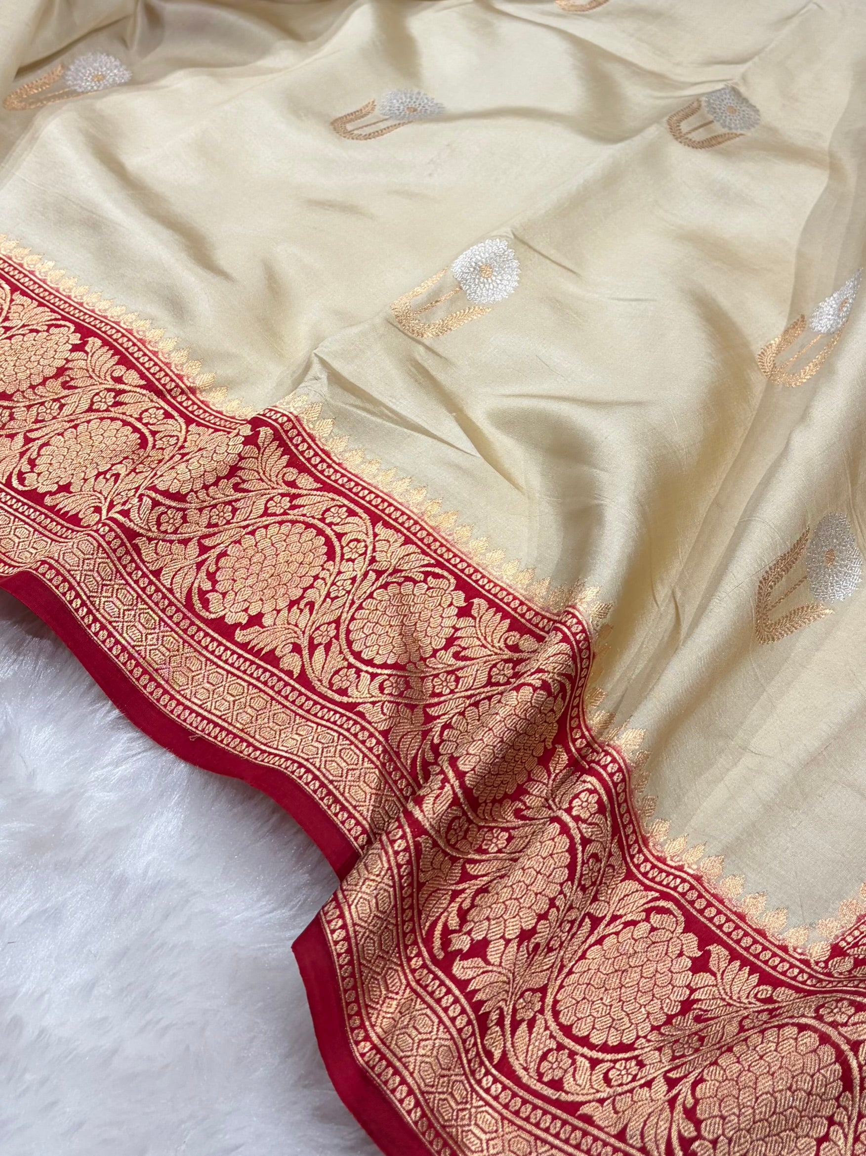 Banarasi Tusser With Maroon Contrast Shades Minakari Boota Handwoven Pure Paper Silk RM-85