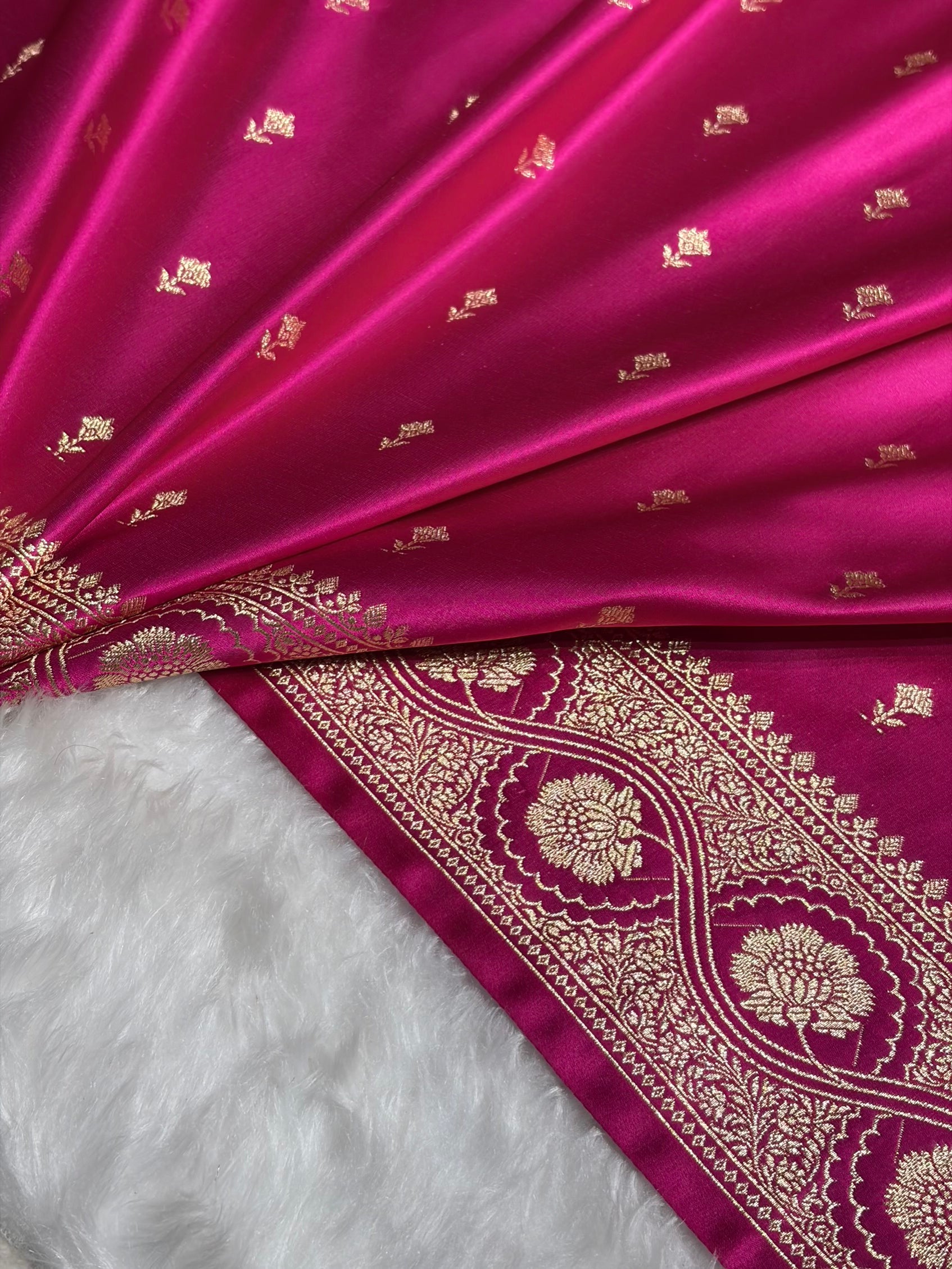 Rani Booti Pattern Satin Katan Silk Saree SK54