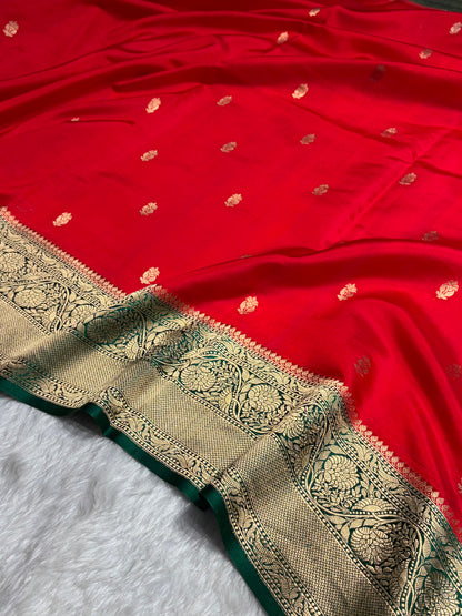 Contrast Red with Bottle Green Shades Handwoven Pure Raw Mango Silk RM-56