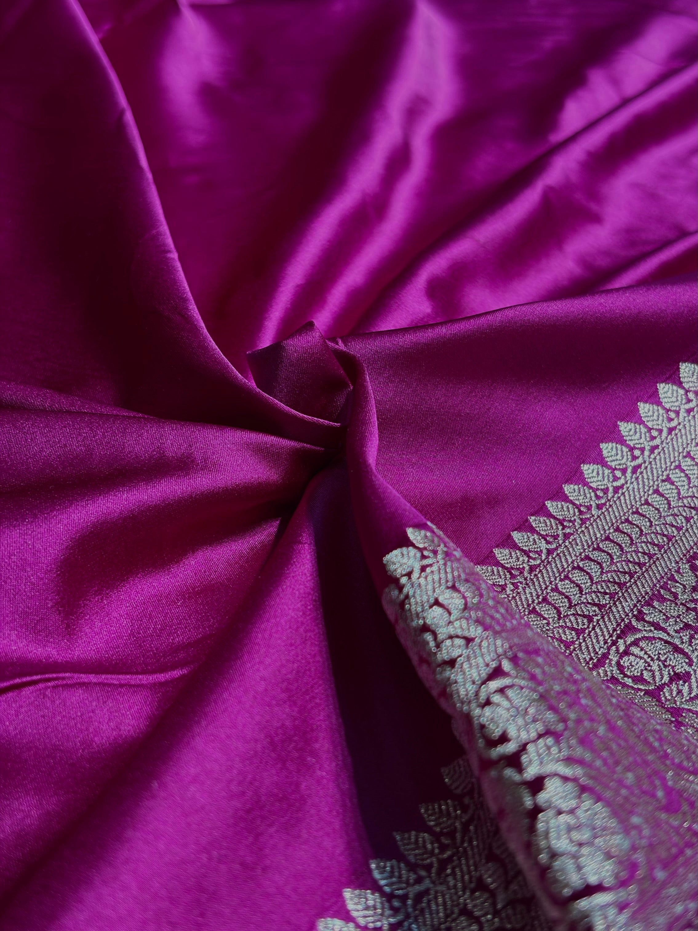 Pinkish Wine Shades Booti Mashru Silk Saree MS69