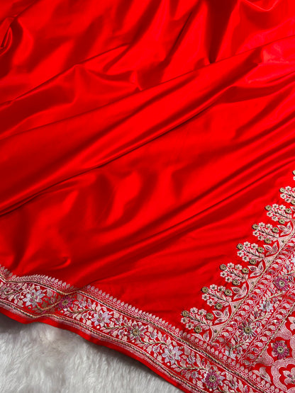 Red Shades Plain Banarasi With Minakari Ari Zardozi Work Floral Border Mashru Silk Saree BMS123