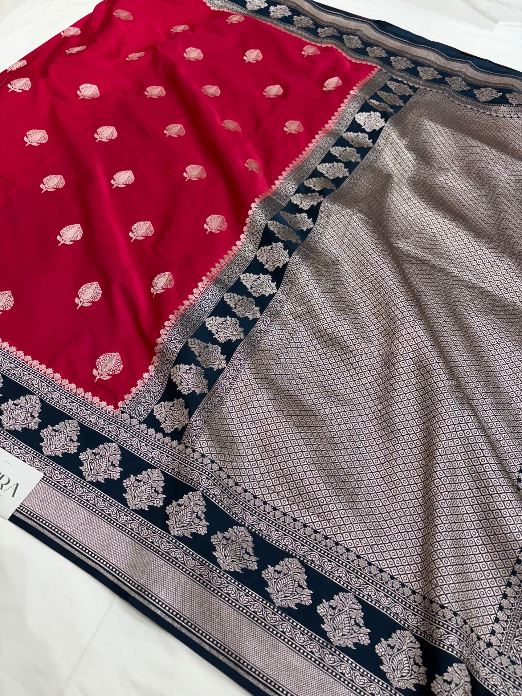 Red / German Blue Contrast Shade With Booti Pattern Mashru Silk Saree