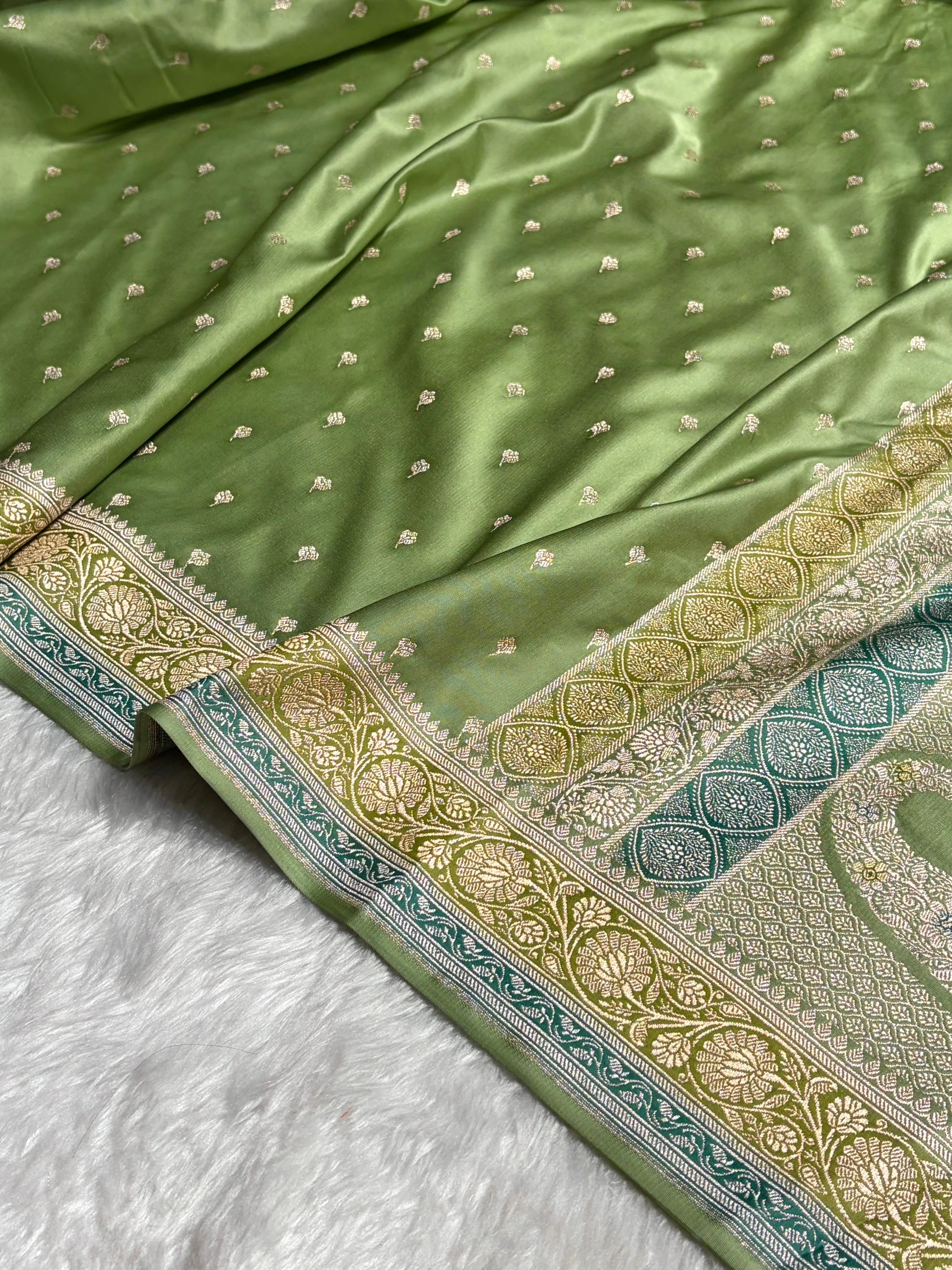 Pista Shades With Contrast Border Booti Mashru Silk Saree MS78