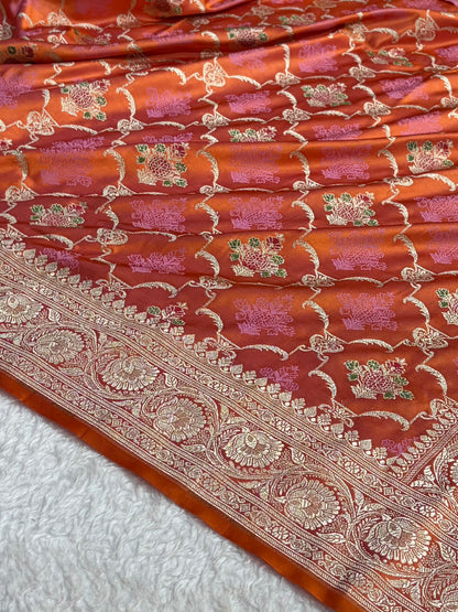 Magentic Gold Shades Tanchoi Motif Mashru Silk Saree