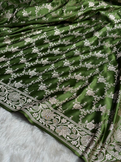 Mehendi Green Shades Mashru Silk Banarasi Saree With Jaal Pattern MS71