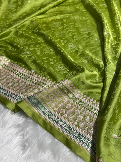 Banarasi Tanchoi Pista Green with Dark Green Blouse Shades Floral Booti Mashru Silk Saree