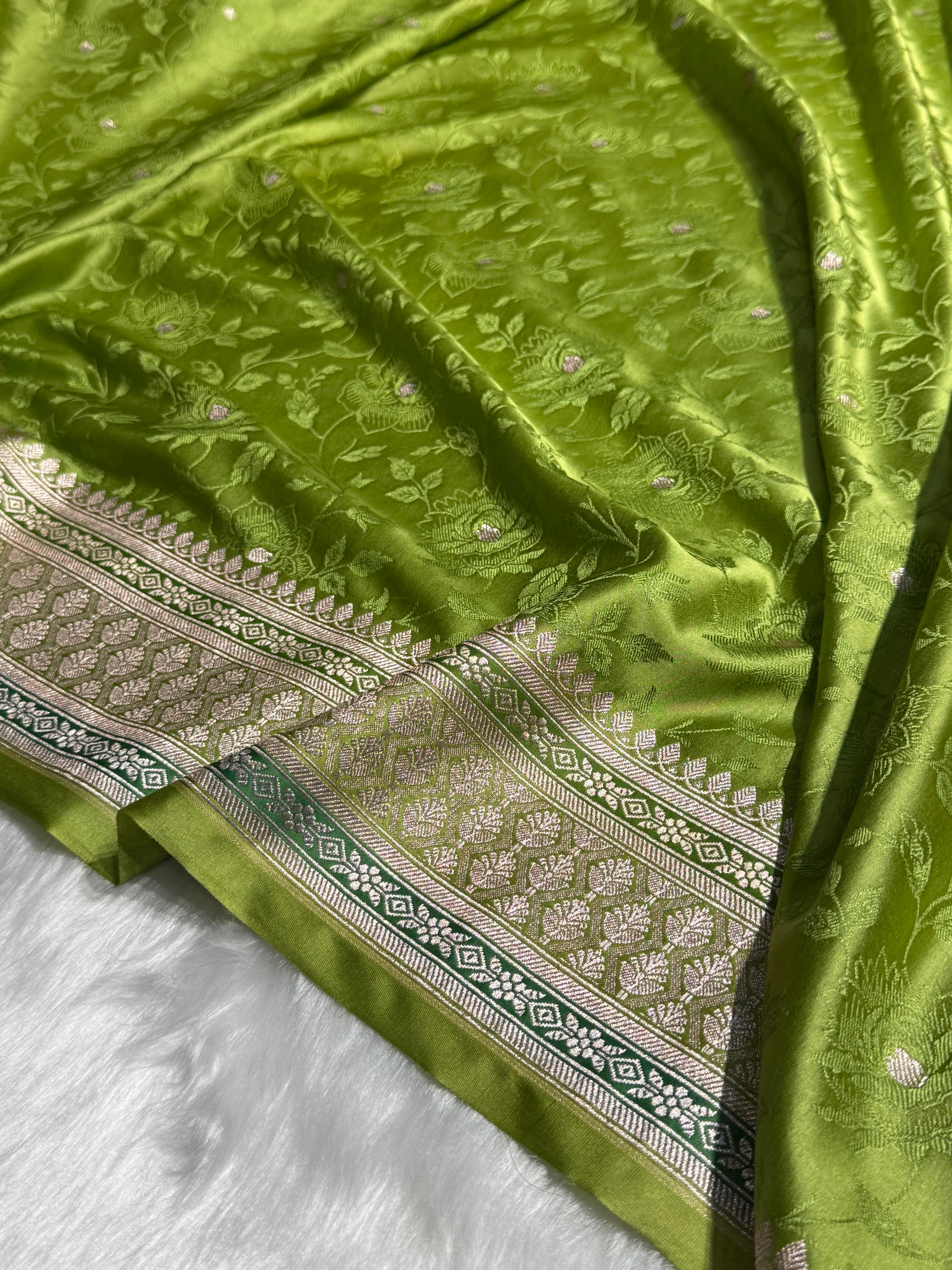 Banarasi Tanchoi Pista Green with Dark Green Blouse Shades Floral Booti Mashru Silk Saree