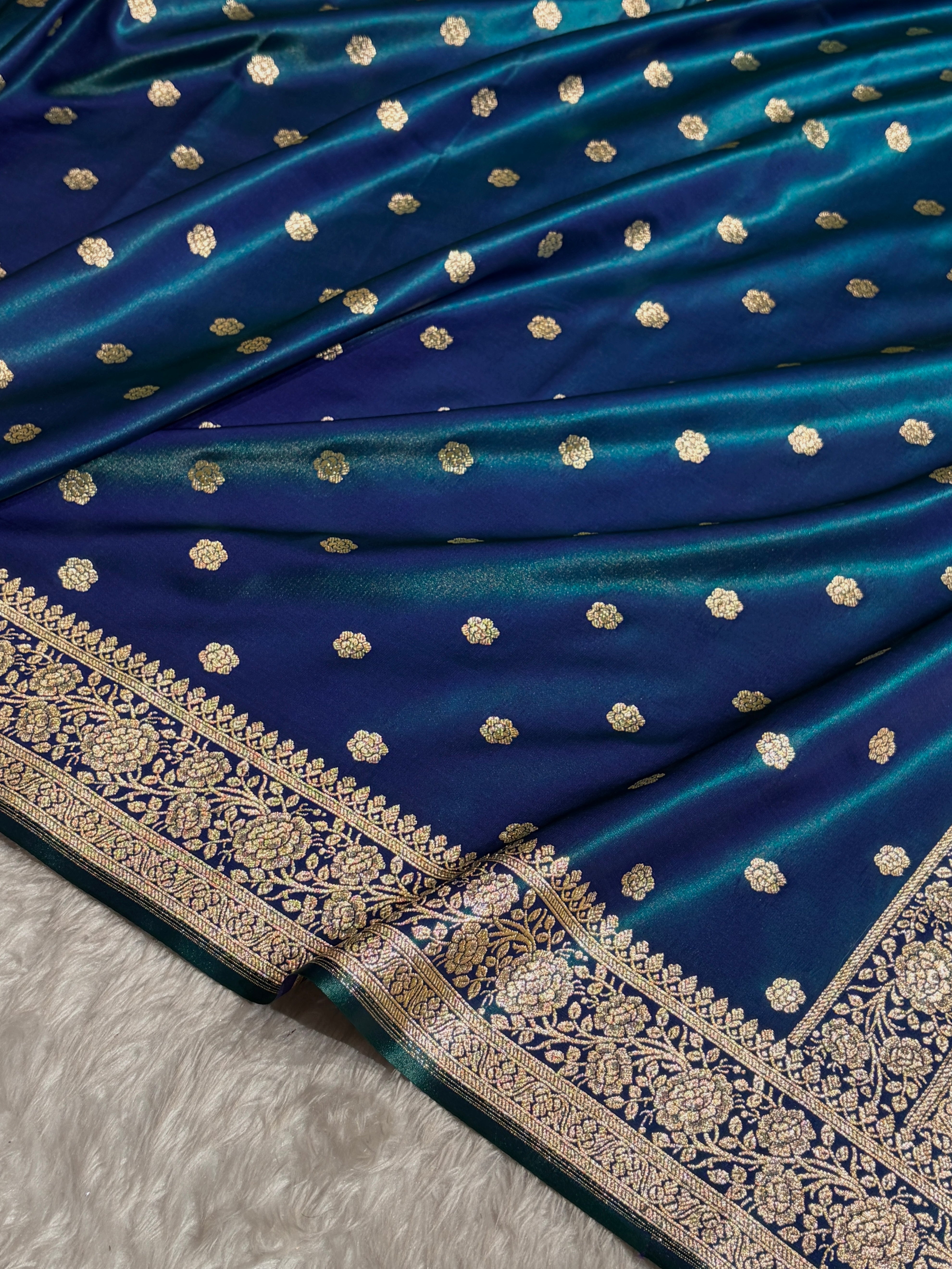 Banarasi Peacock Shades Booti Pattern Banarasi Satin Silk Saree SS63
