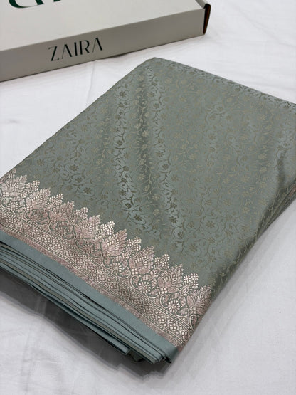Dusty Pista Shade With Tanchoi Booti Pattern Mashru Silk Saree