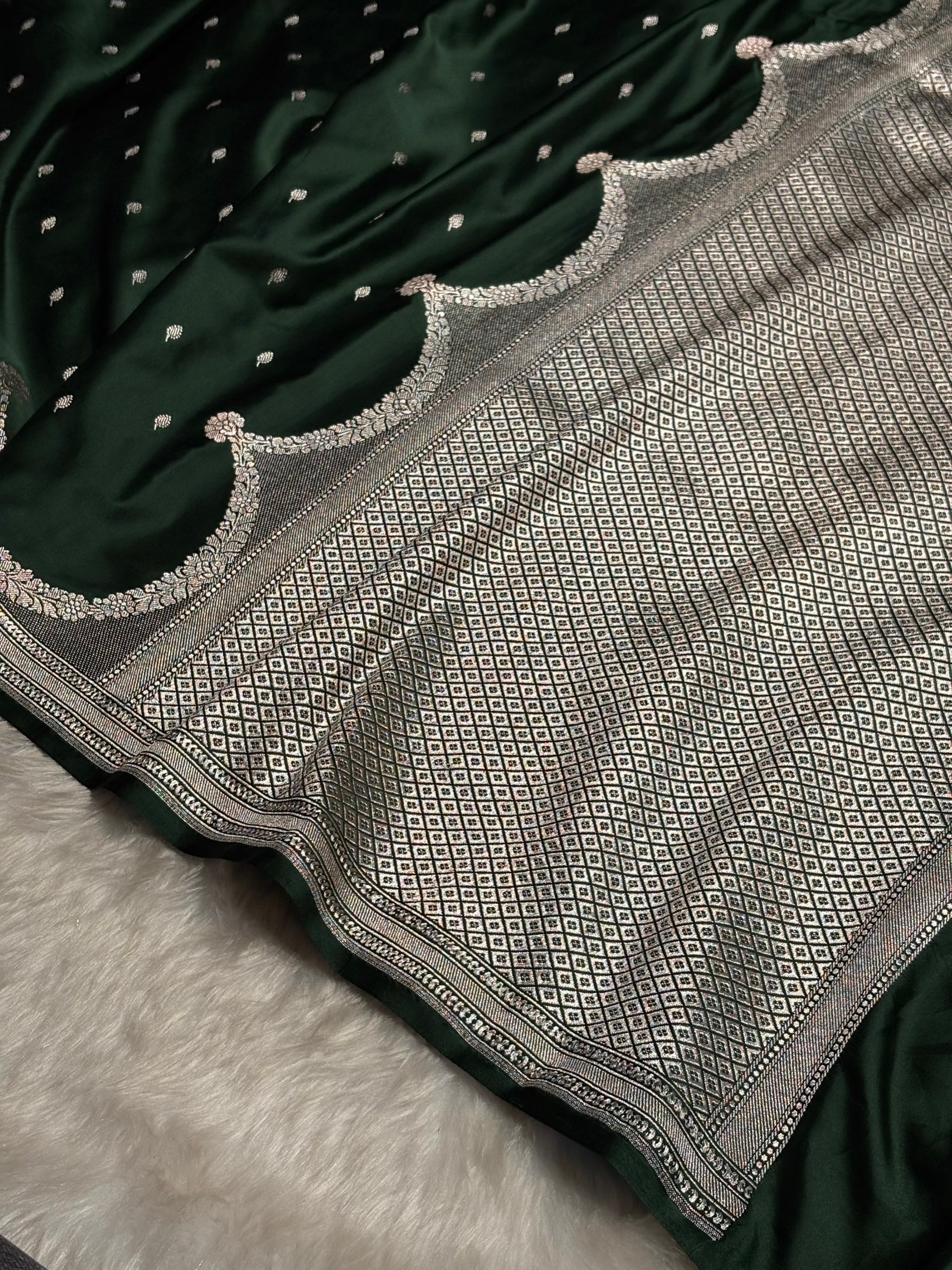 Dark Bottle Green Shades Scallop Mashru Silk Saree MS60