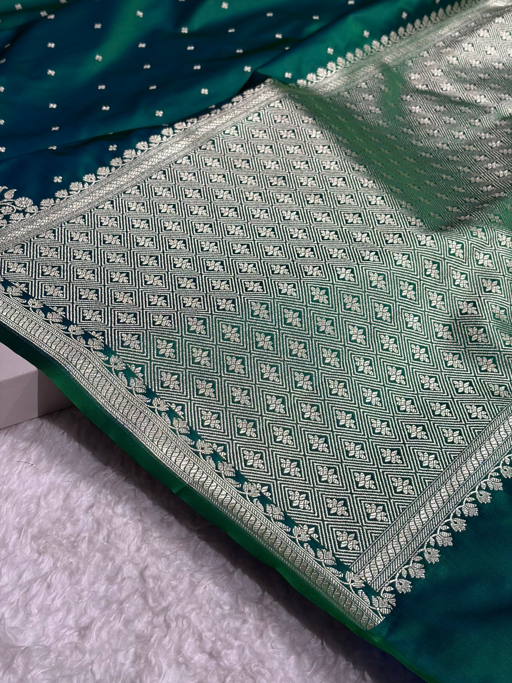 Cross Green Shades Banarasi Boota Pattern Floral Mashru Silk Saree MSM-119