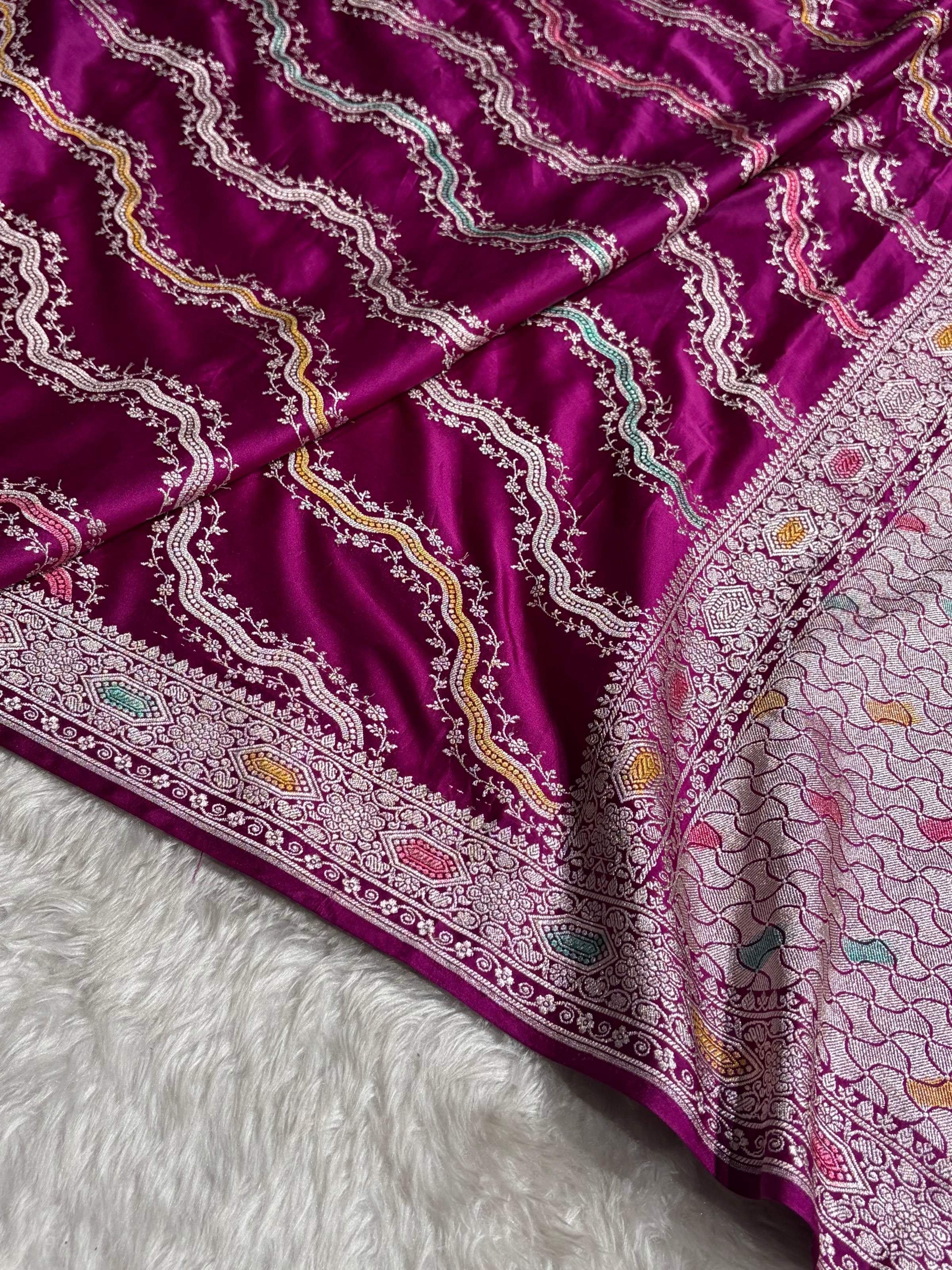 Banarasi Minakari Cross Pattern in Wine Shades Floral Mashru Silk Saree MCS93