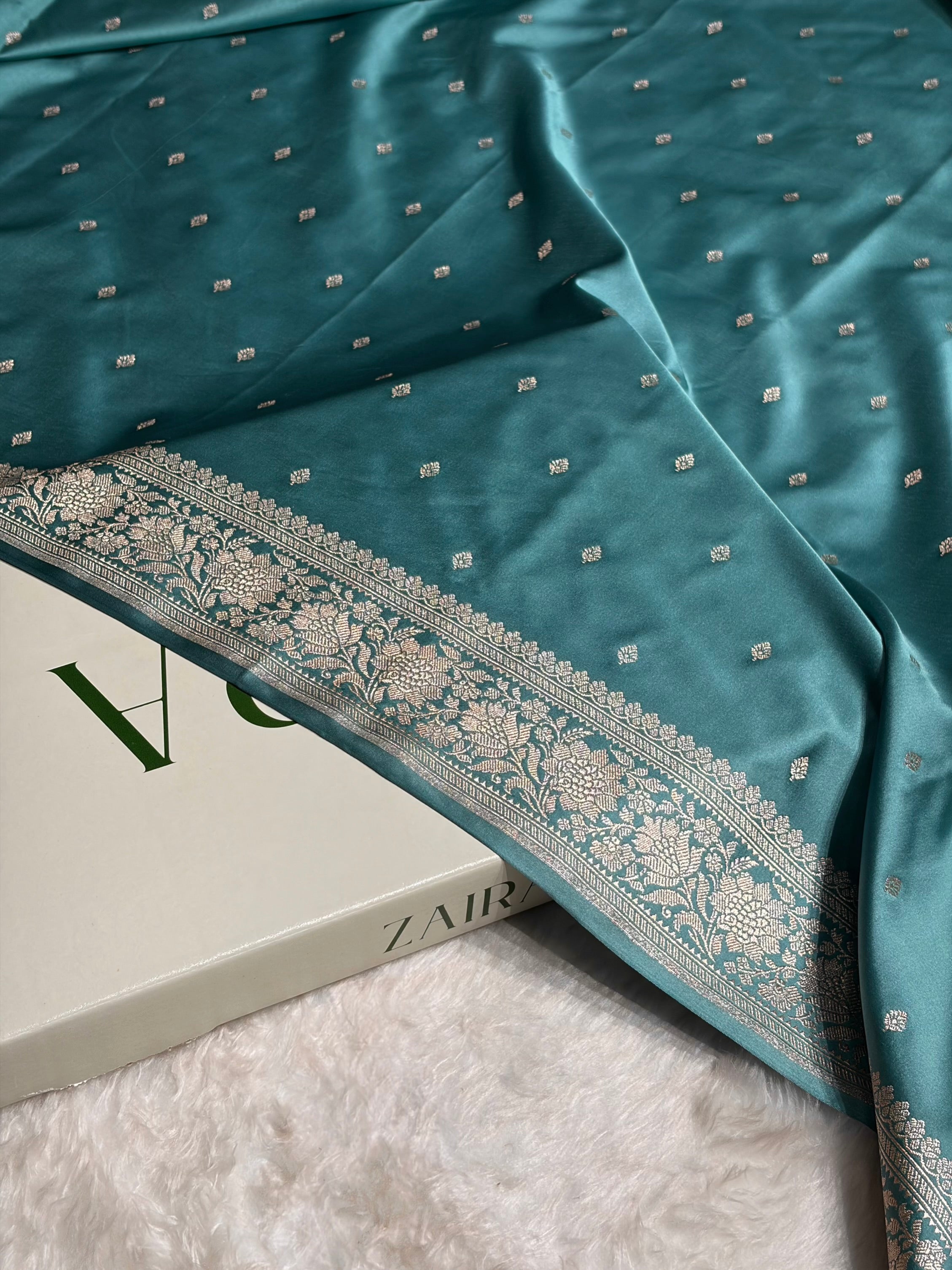 Sea Green Shades Border Booti Mashru Silk Saree MS77