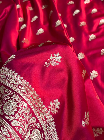 Magentic Red Shades Banarasi Boota Pattern Floral Mashru Silk Saree MSM-120