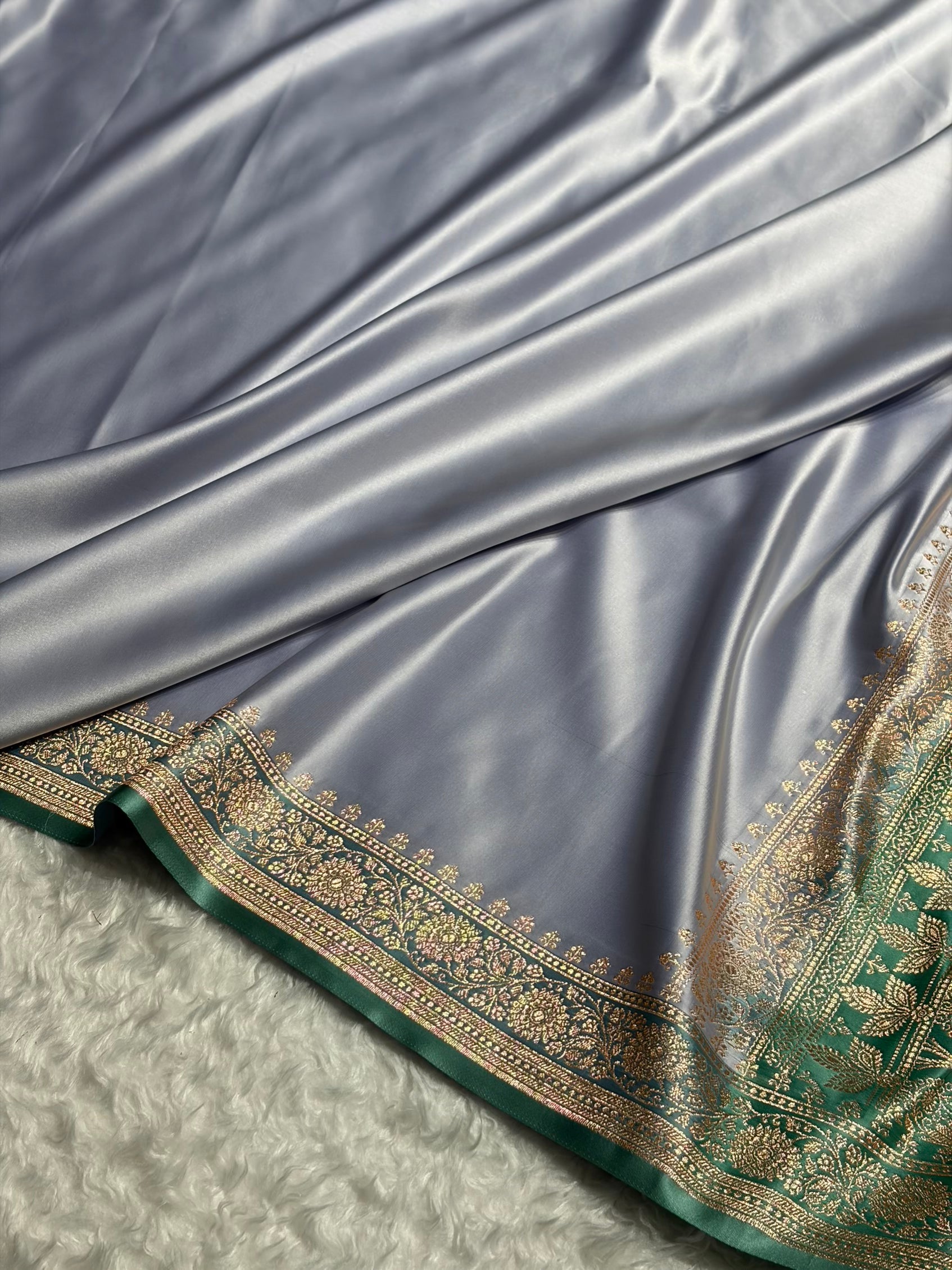Banarasi Satin Katan Saree in Contrast Light Grey / Sea Green Shades SK131