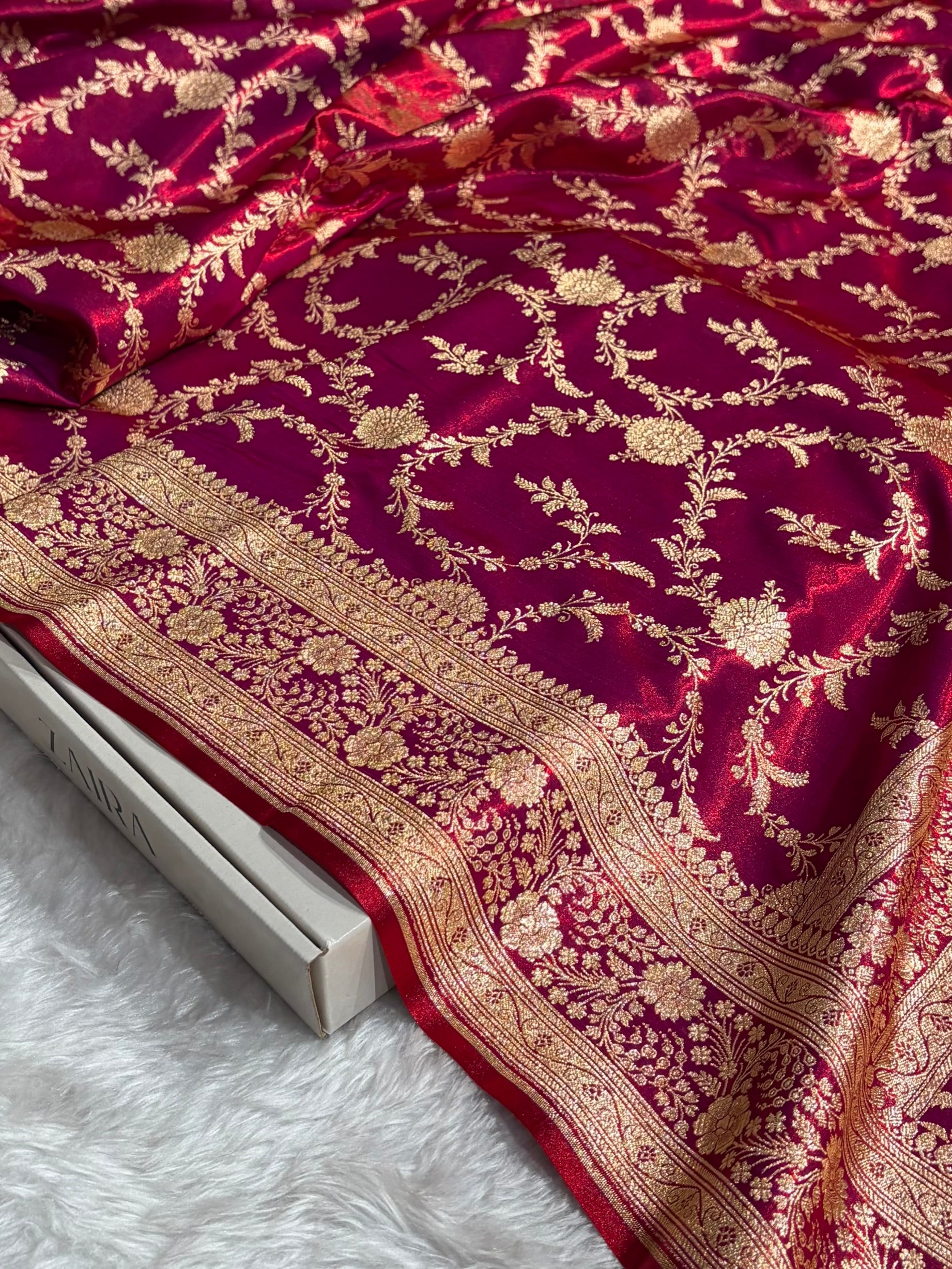 Satin Silk Jaal in Mehendi Cross Red Shades SS14