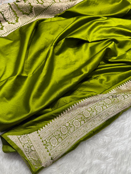 Contrast Mehandi- White Combination Jaal Mashru Silk Saree