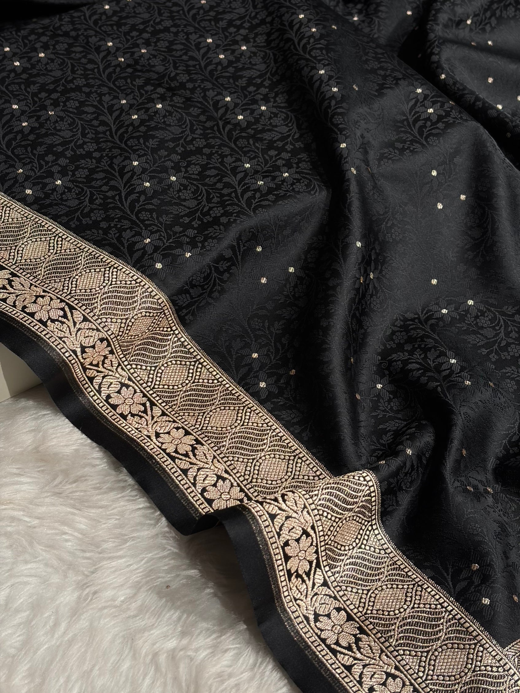 Black Shades Tanchoi Motif Mashru Silk Saree MST-15