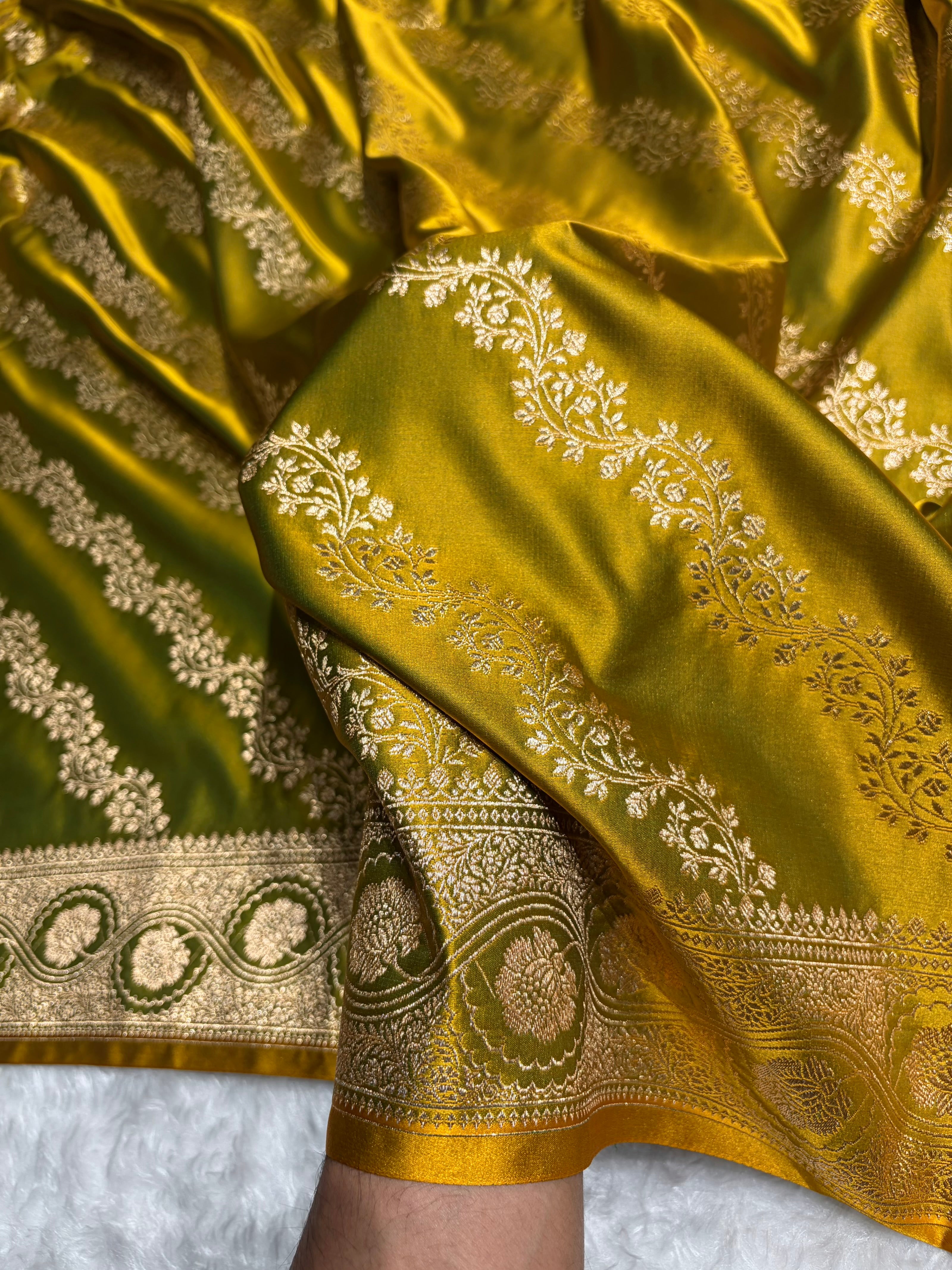 Liril Mehendi Floral Cross Pattern Satin Katan Silk Saree SK74