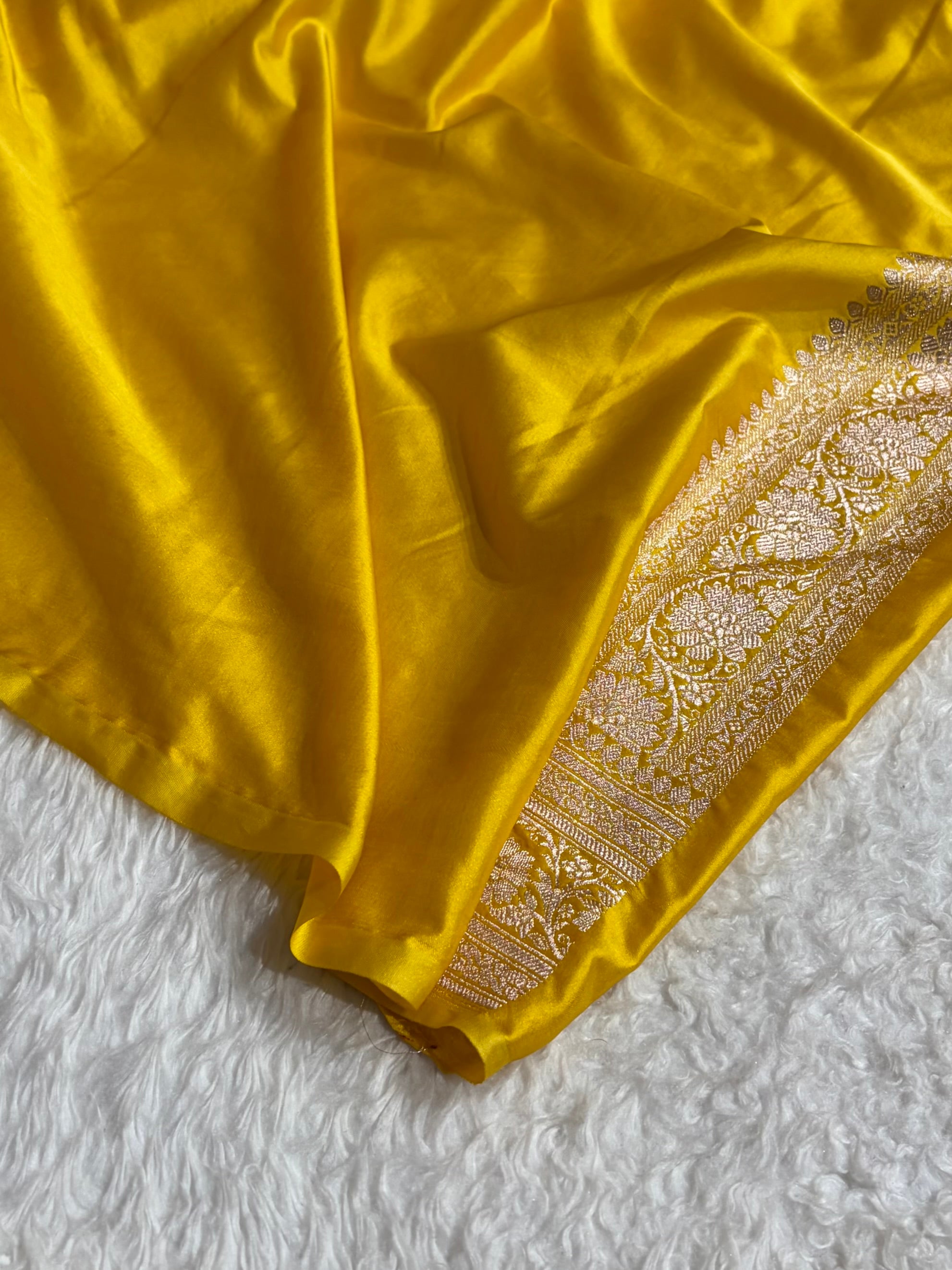 Banarasi Yellow Gold Shades Brocade Mashru Silk Saree MS84