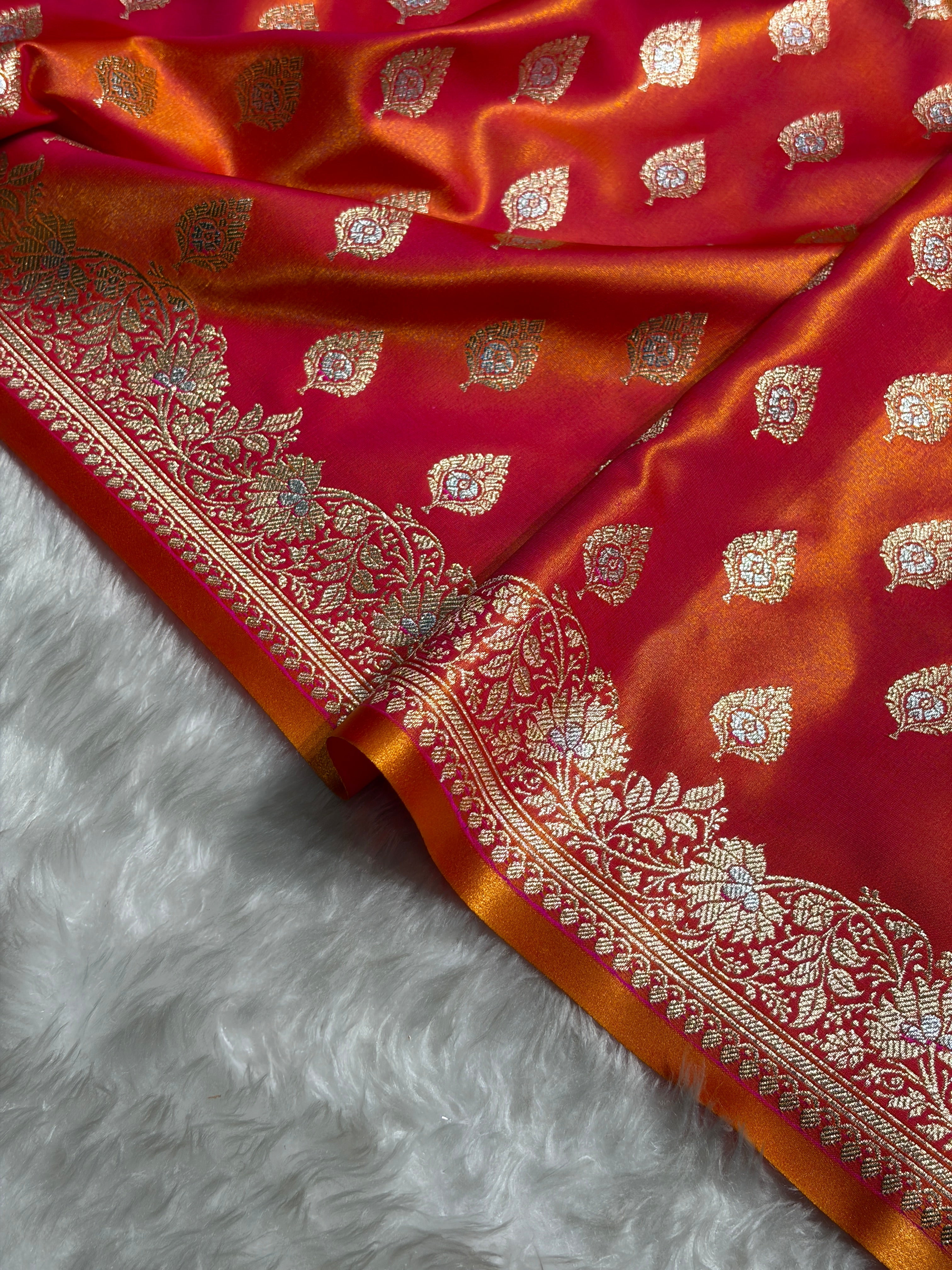 Banarasi Pinkish Orange Shades Minakari Booti Pattern Banarasi Satin Silk Saree SS60