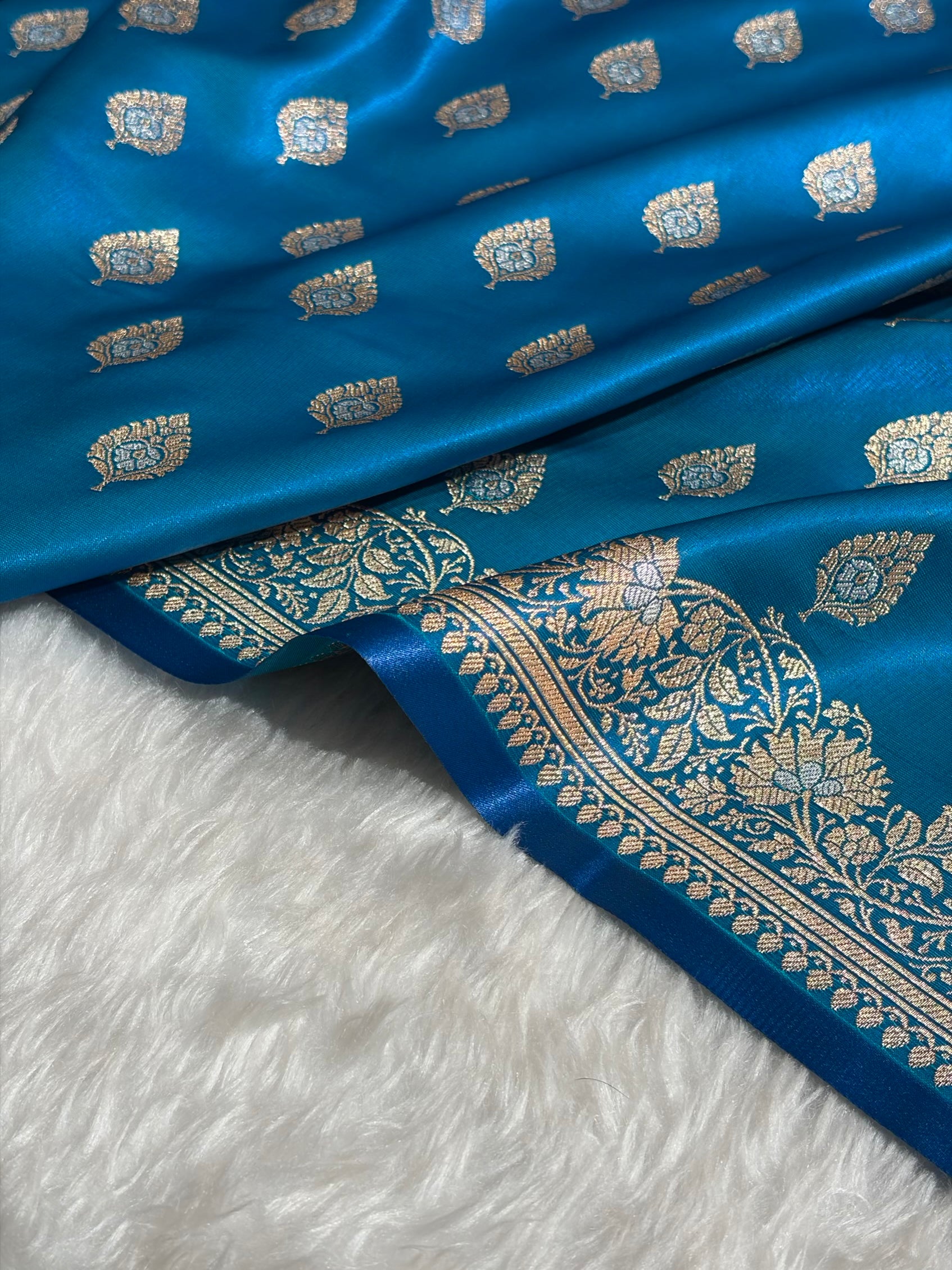 Banarasi Firozi Shades Minakari Booti Pattern Banarasi Satin Silk Saree SS60