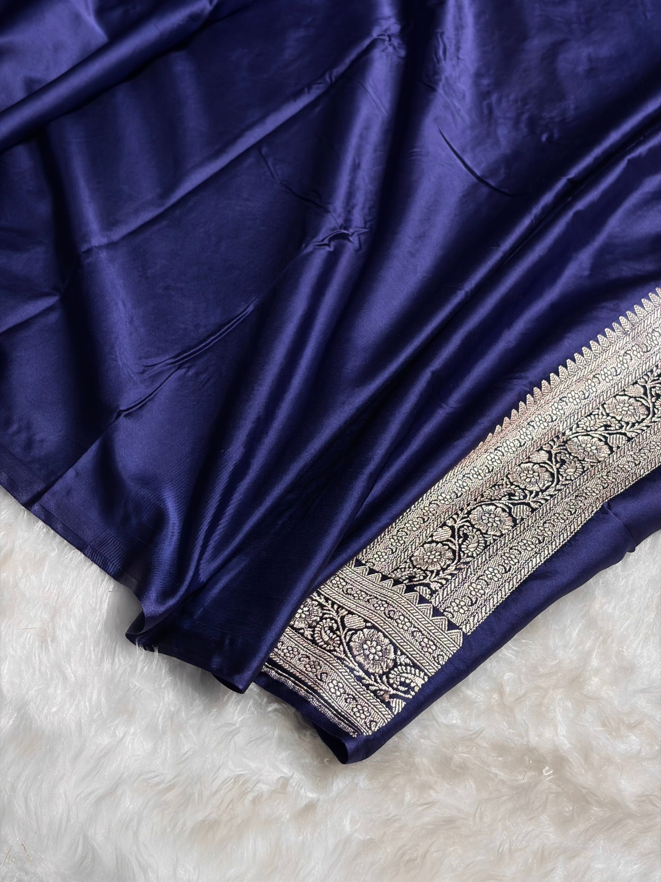 Contrast White with Navy Blue Floral Jaal Mashru Silk Saree  MS28