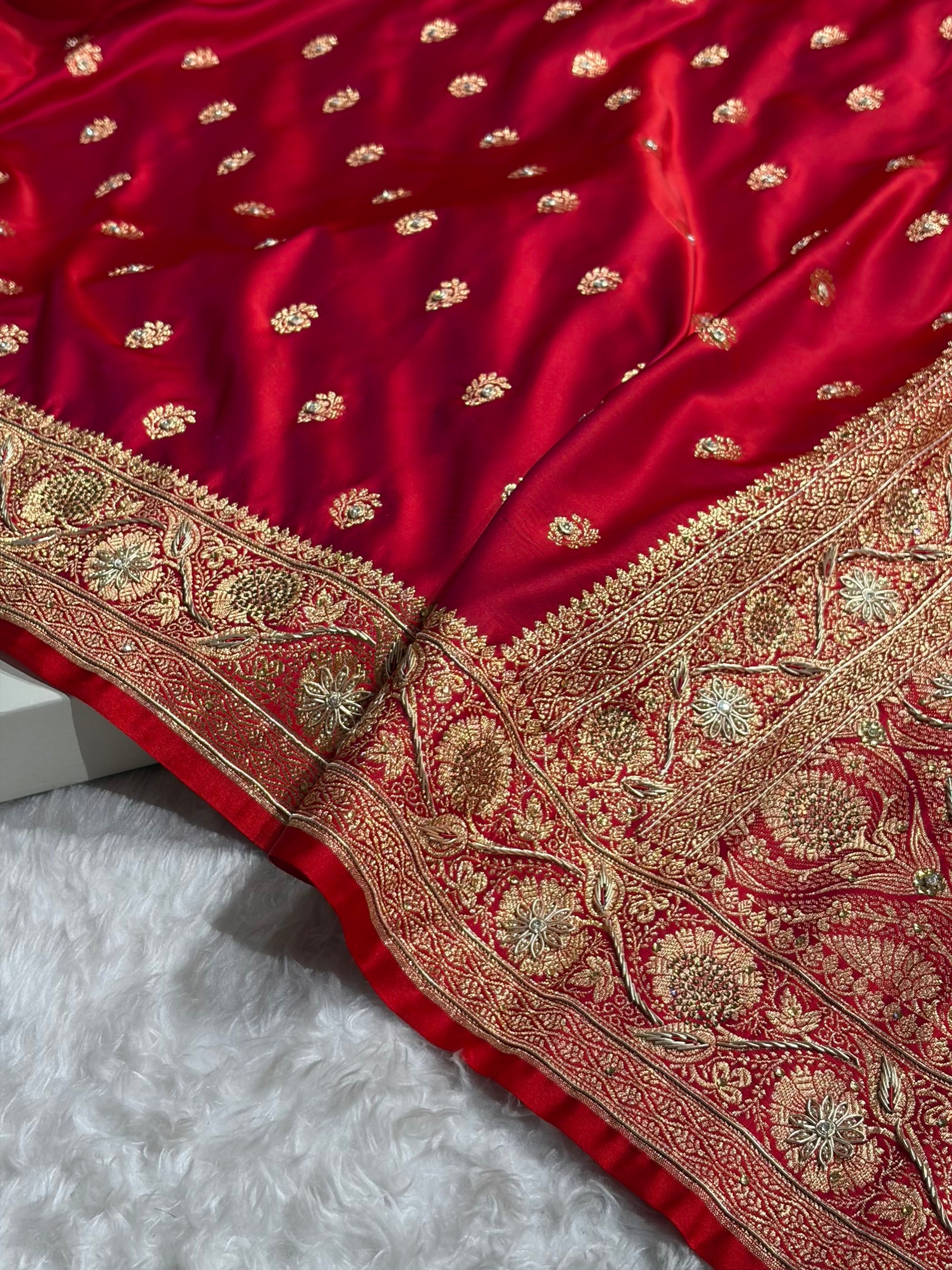 Banarasi Cross Red Work Pattern Satin Katan Silk Saree BSK72