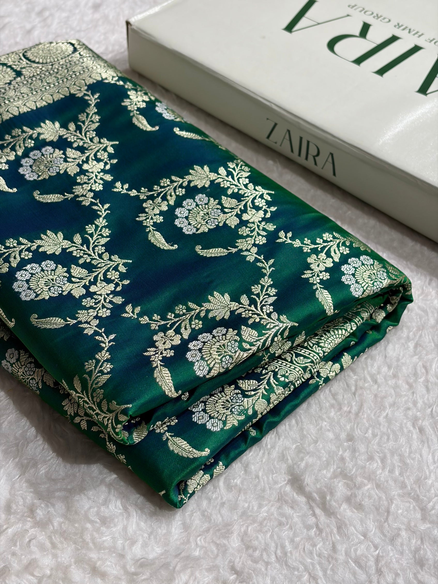 Banarasi Satin Katan Saree With Minakari Jaal Pattern in Cross Green Shades SK126