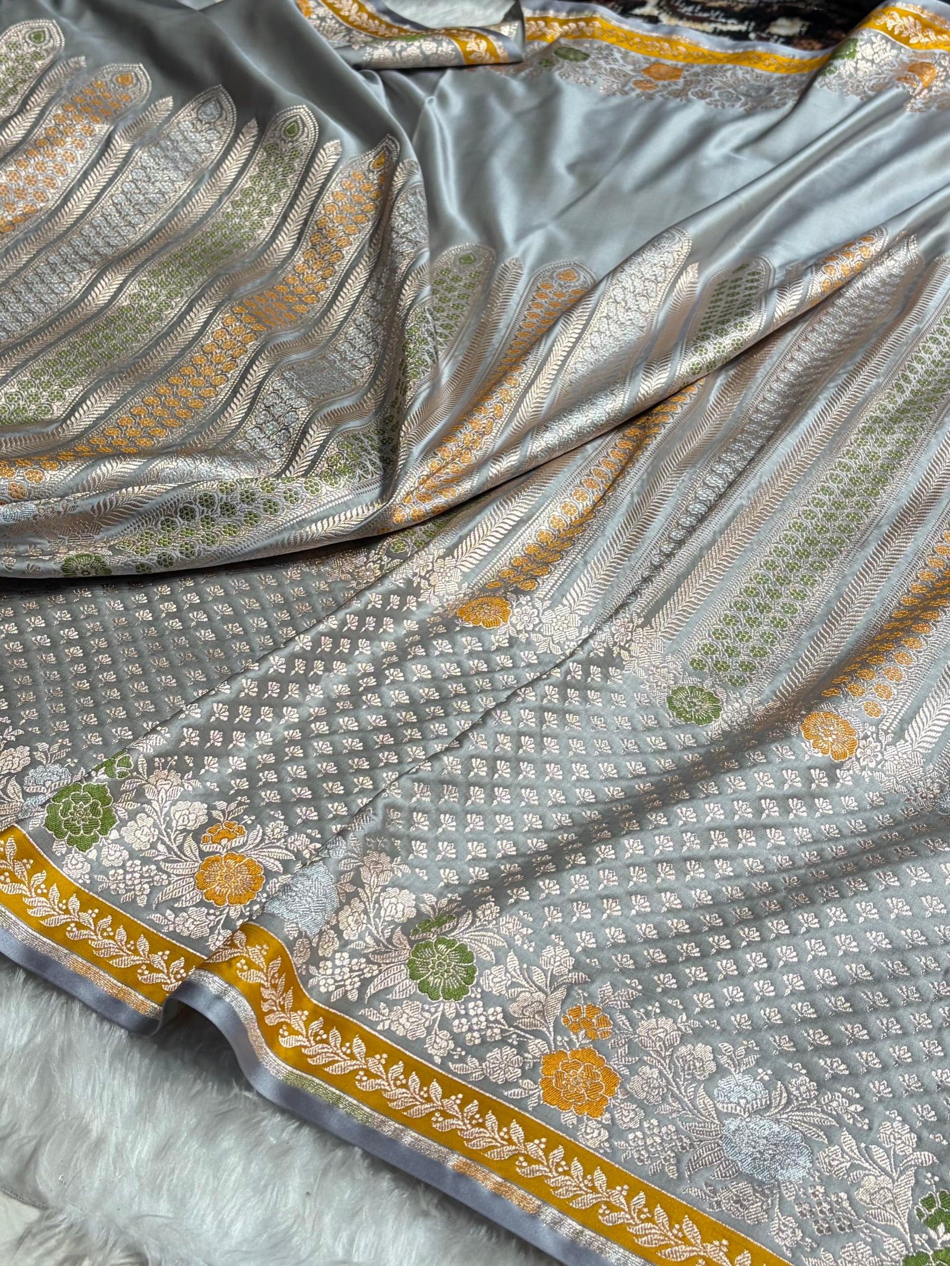 Banarasi Gray Shades Floral Minakari Skirt Border Mashru Silk Saree MSM-83