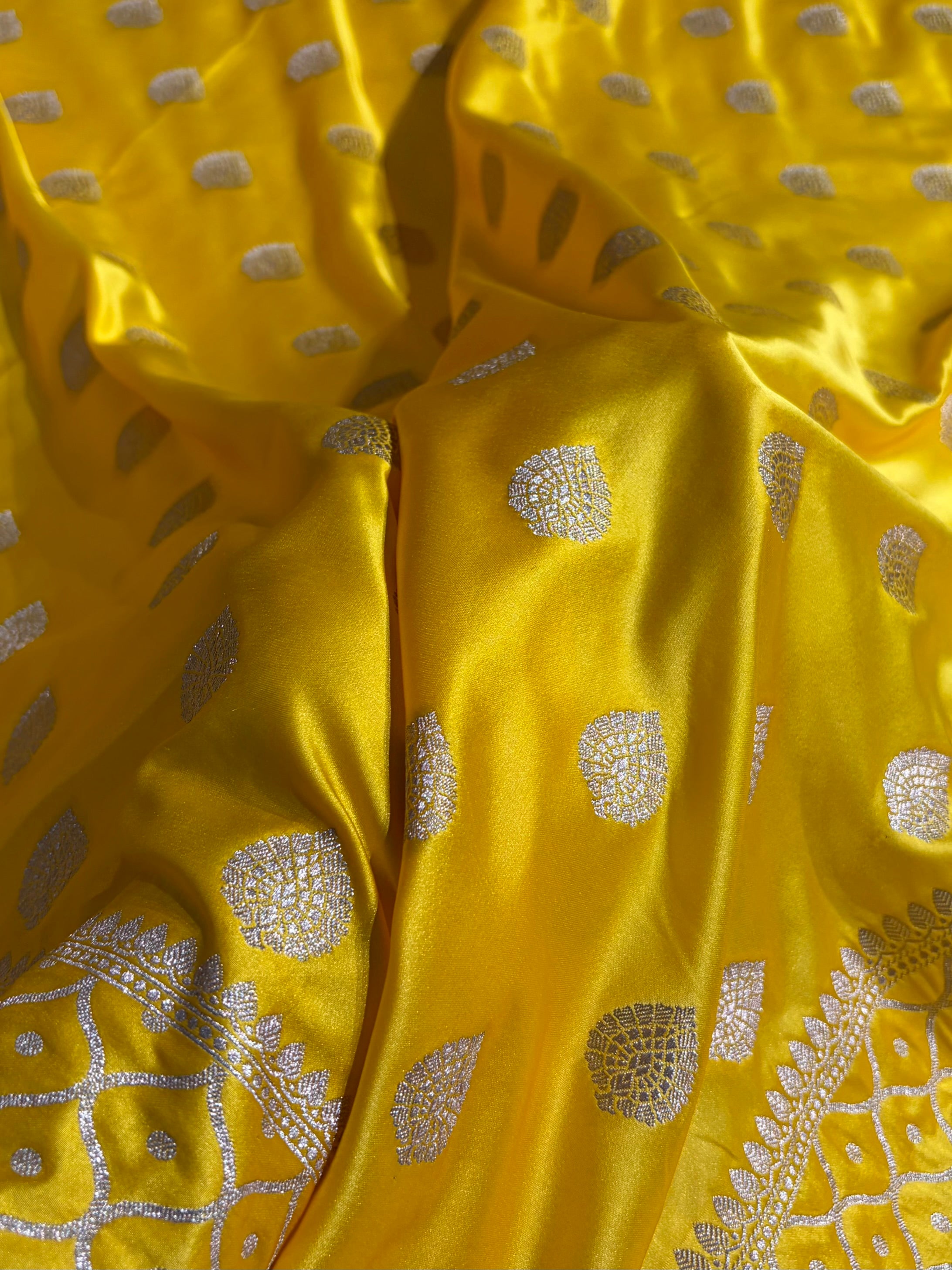 Banarasi Floral Booti Pattern in Yellow With Minakari Shades Floral Mashru Silk Saree MCS103