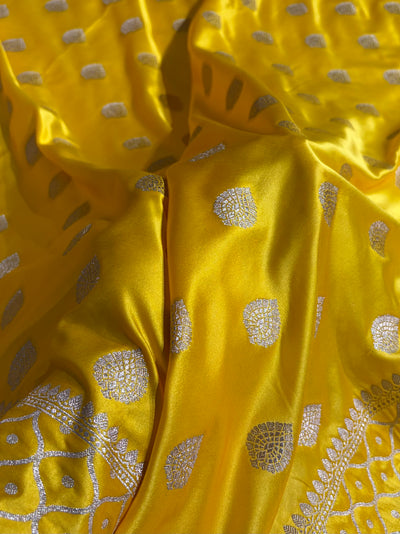 Banarasi Floral Booti Pattern in Yellow With Minakari Shades Floral Mashru Silk Saree MCS103